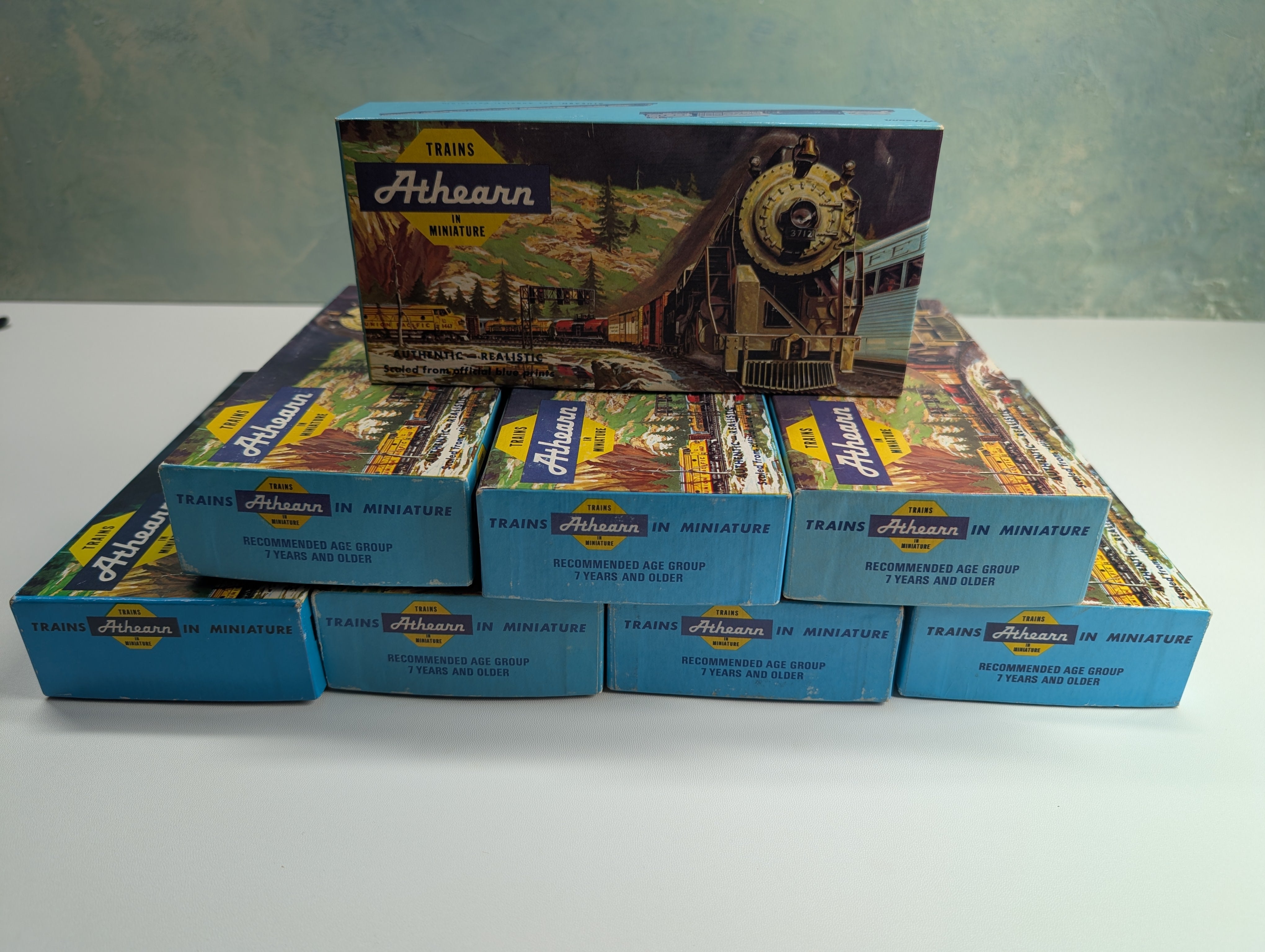 USED Athearn HO Scale Empty Train Boxes for Storage (8 pcs)