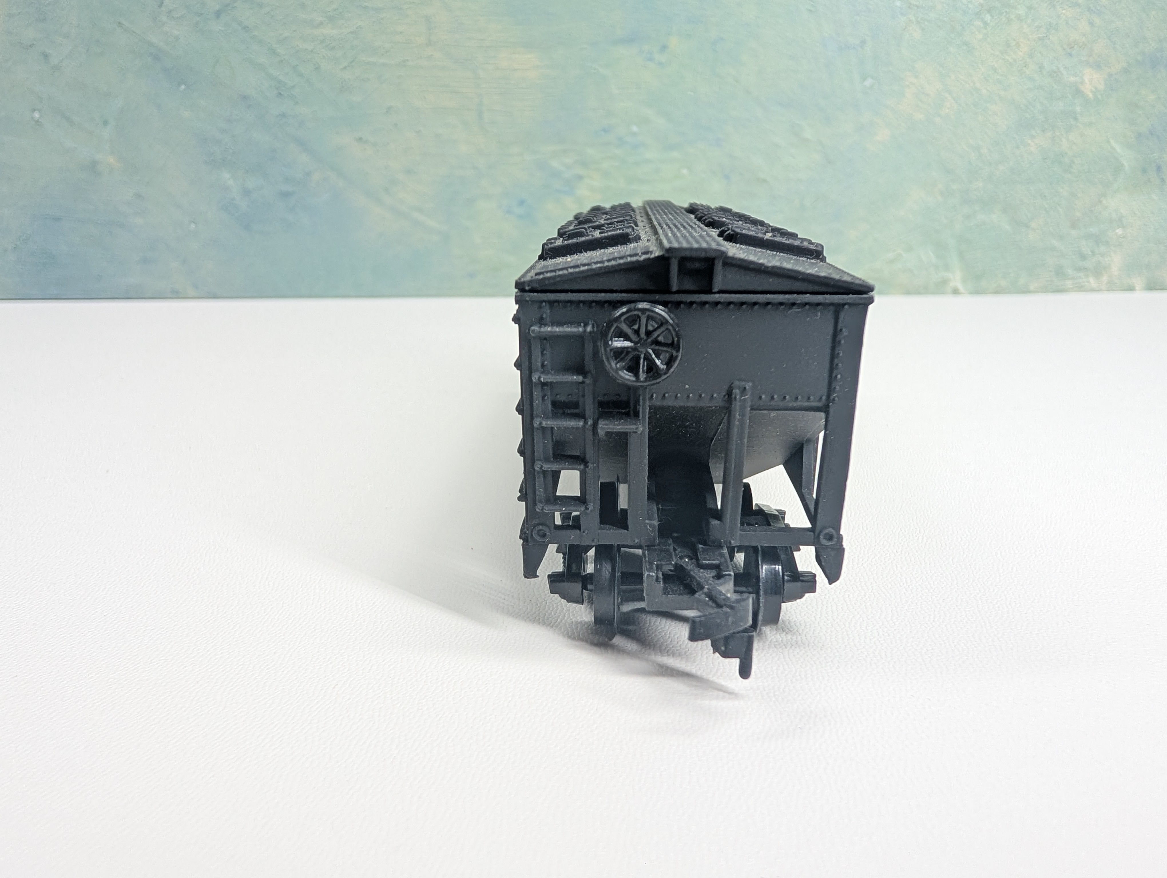 USED HO Scale 2 Bay Covered Hopper Erie #4065