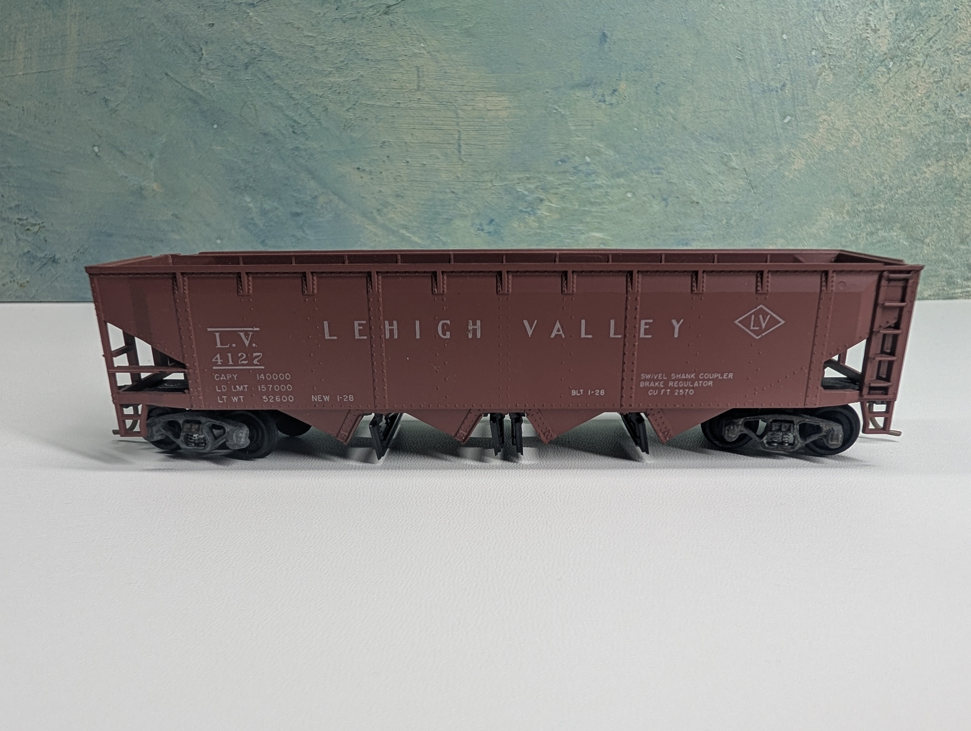 USED Athearn HO Scale Operating Hopper Lehigh Valley LV #4127