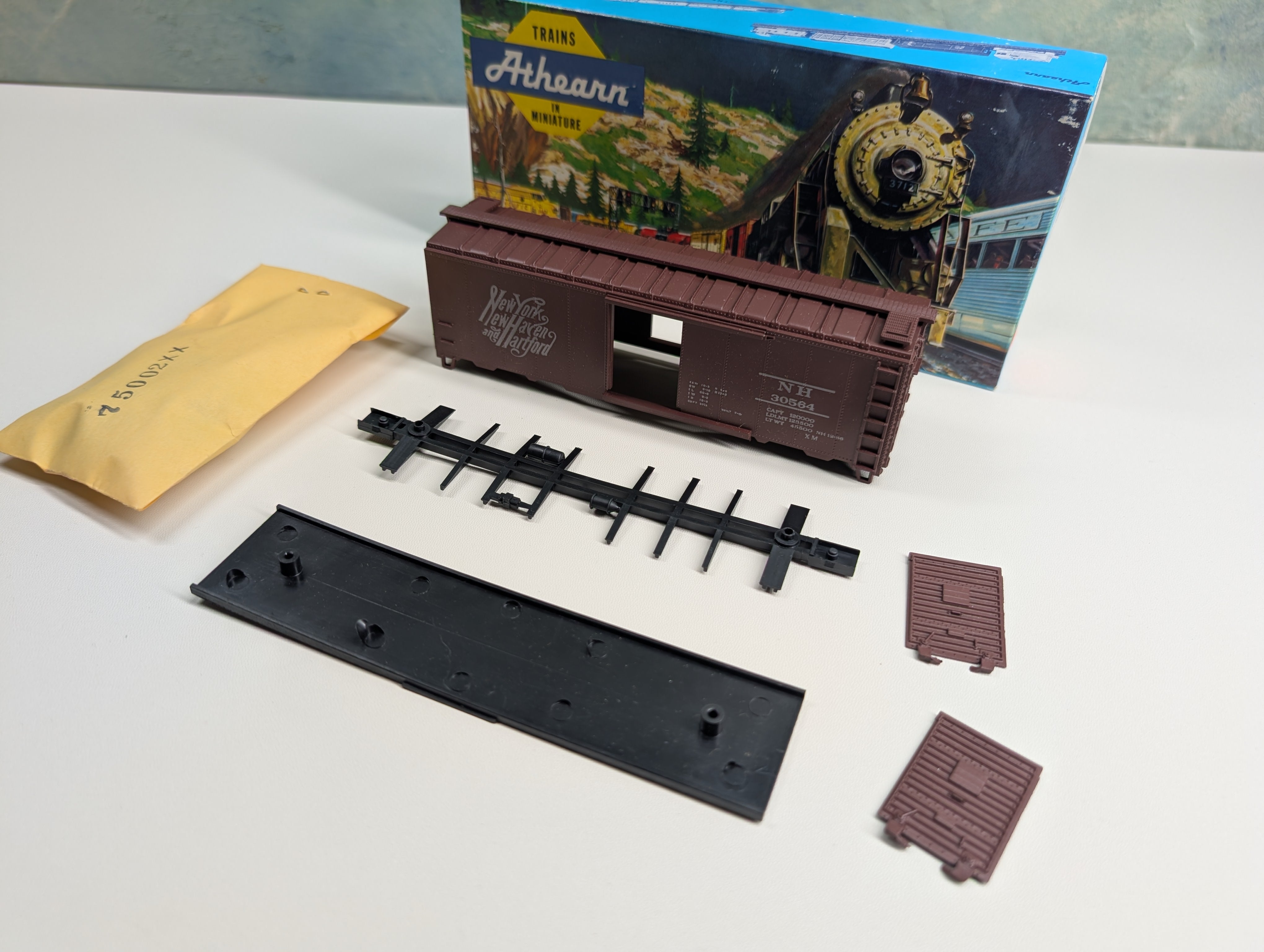 USED Athearn HO Scale 40' Box Car New York, New Haven and Hartford NH #90564 KIT
