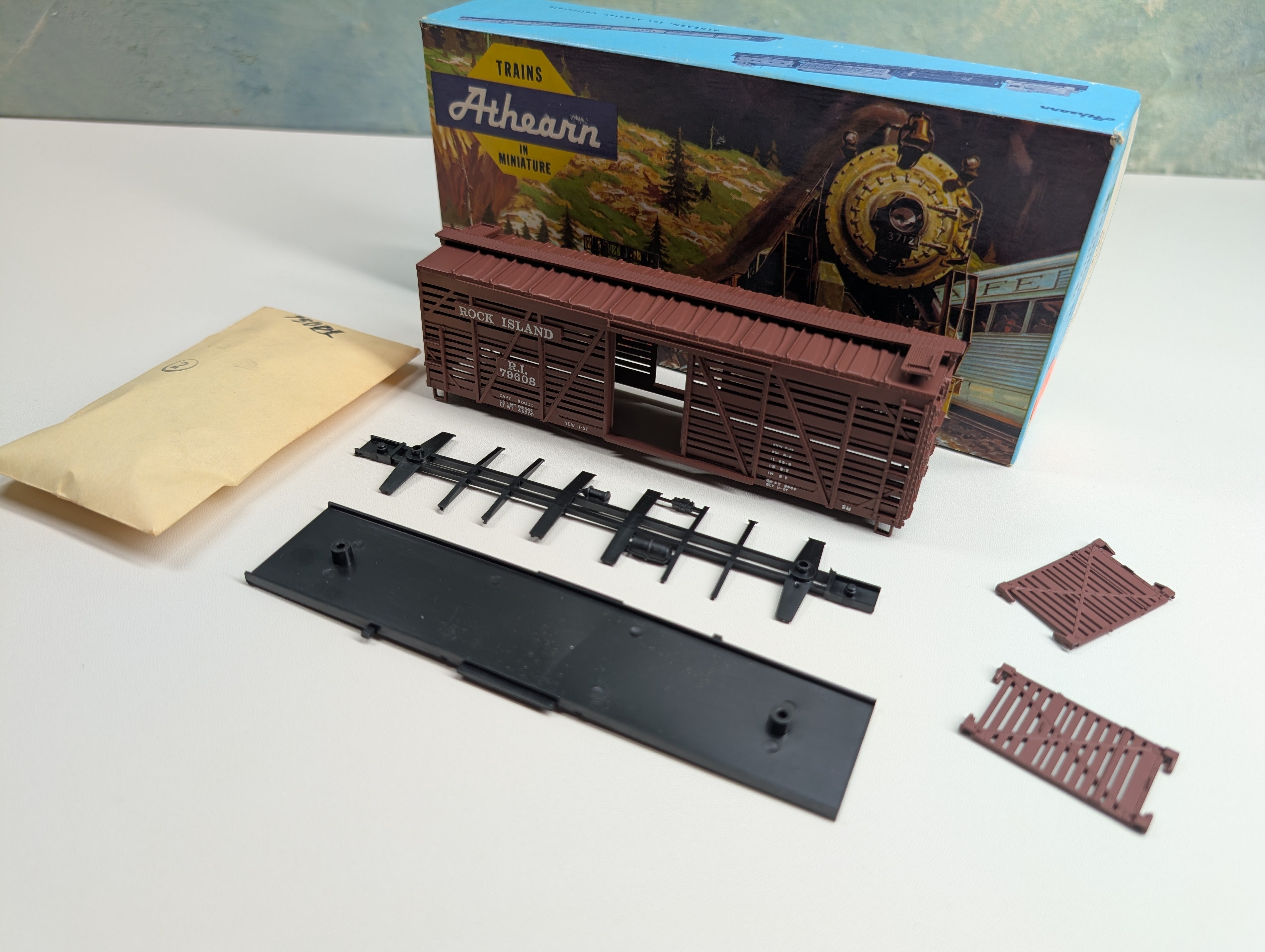 USED Athearn HO Scale 40' Stock Car Rock Island RI #79608 KIT