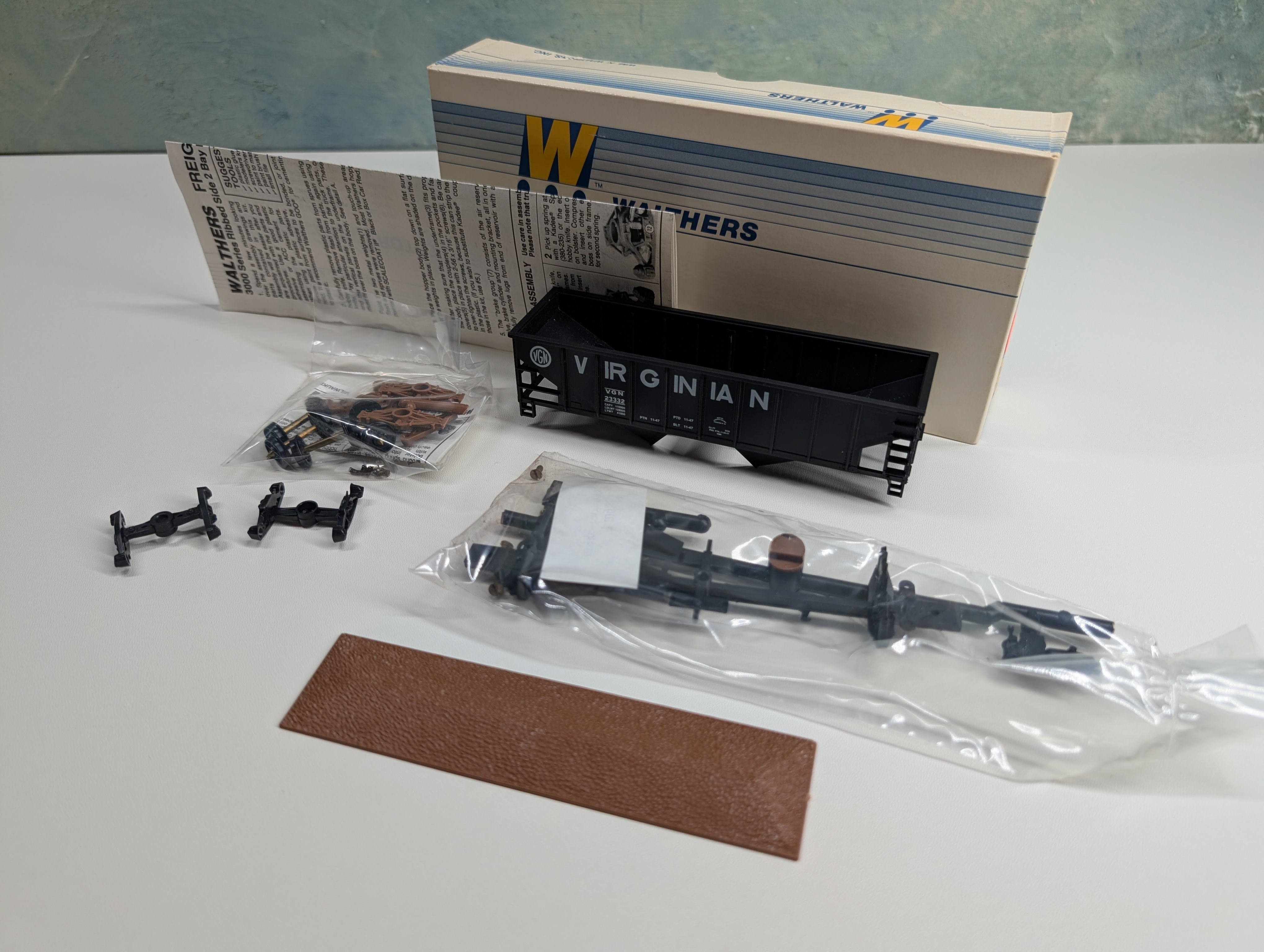 USED Walthers 932-3020 HO Scale 36' Rib-Side Hopper Virginian VGN #23332 KIT