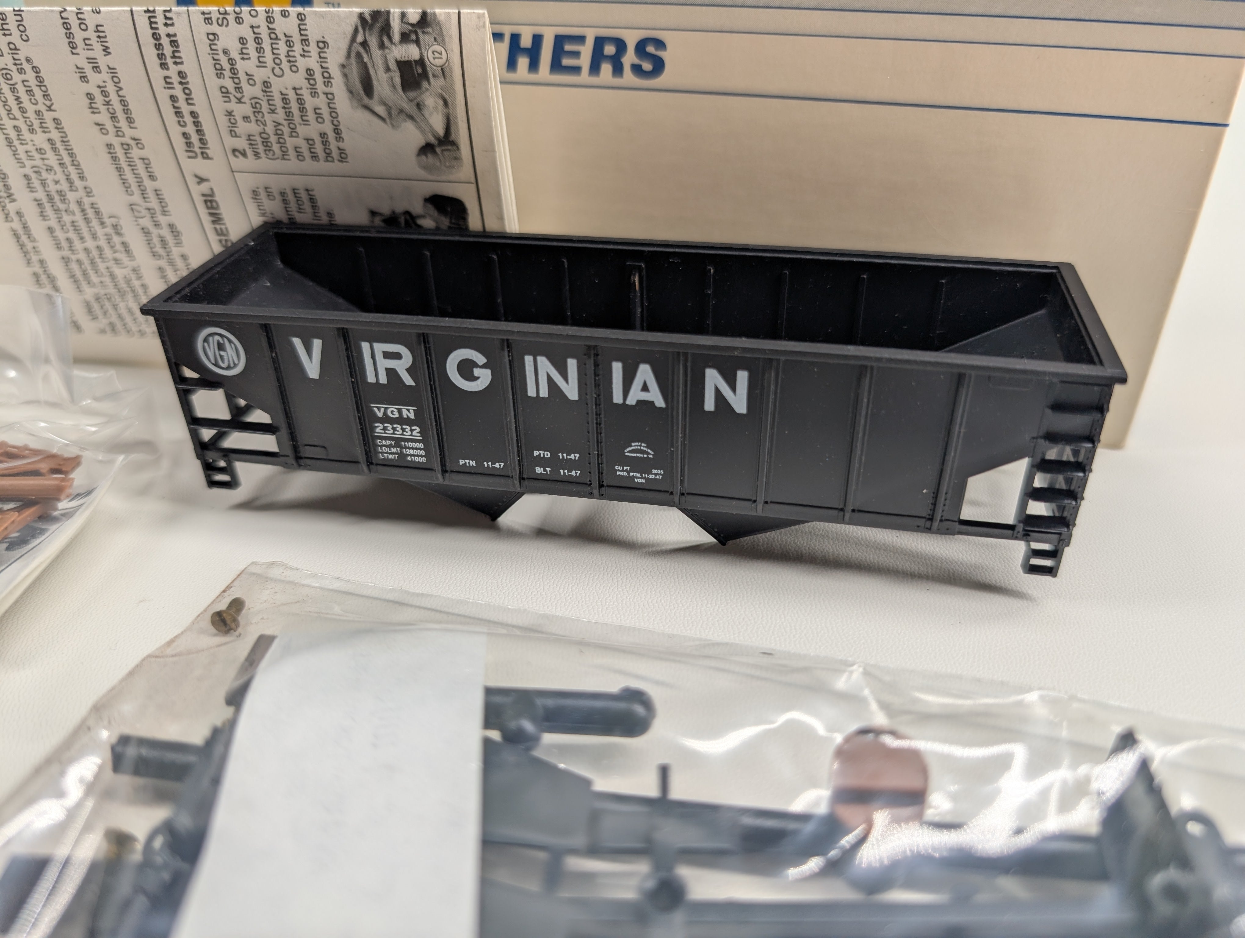 USED Walthers 932-3020 HO Scale 36' Rib-Side Hopper Virginian VGN #23332 KIT