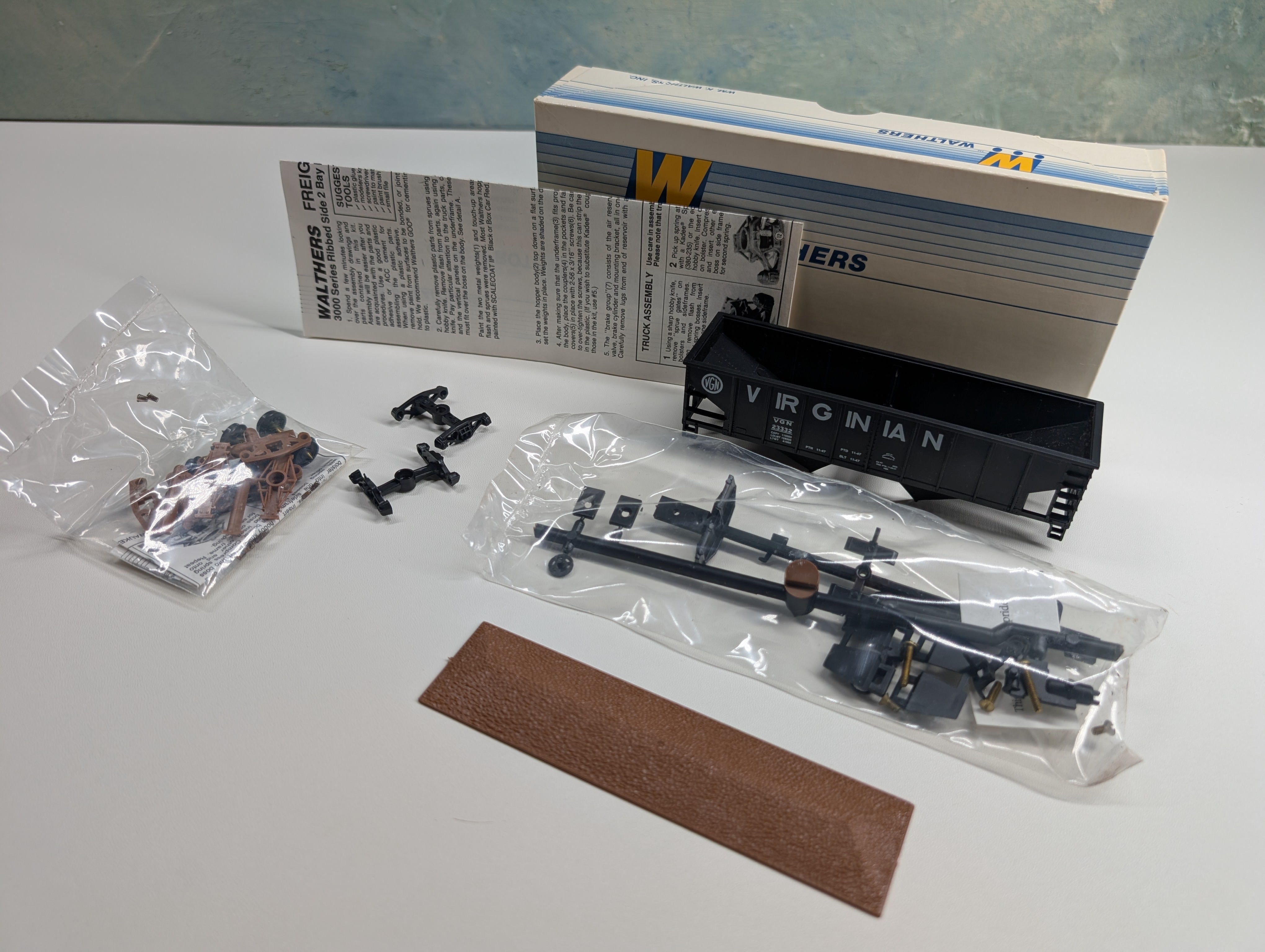 USED Walthers 932-3020 HO Scale 36' Rib-Side Hopper Virginian VGN #23332 KIT