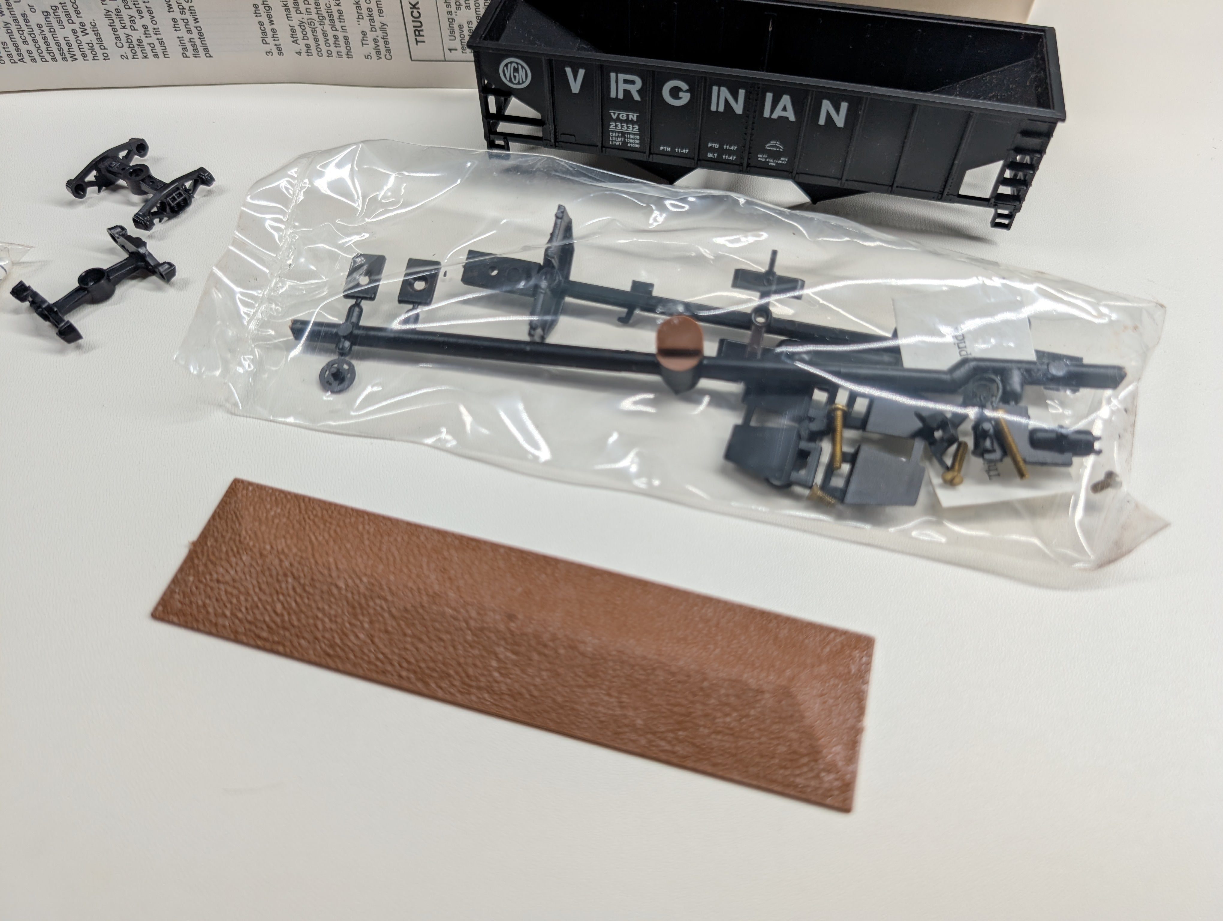 USED Walthers 932-3020 HO Scale 36' Rib-Side Hopper Virginian VGN #23332 KIT