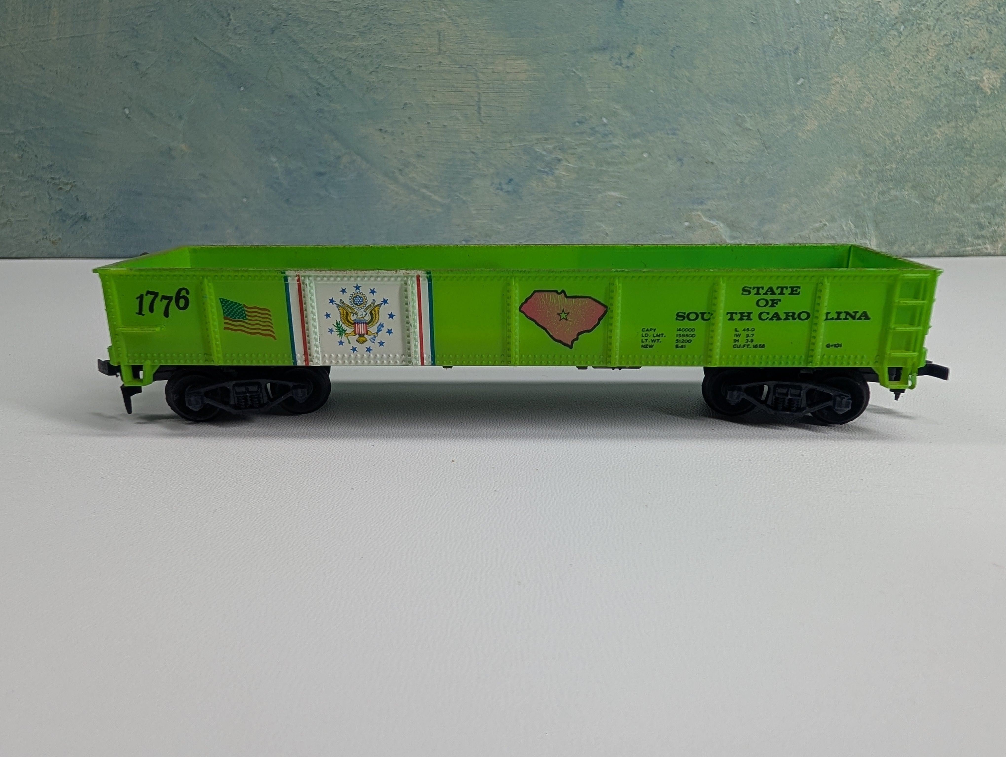 USED HO Scale State Gondola State of South Carolina 1776