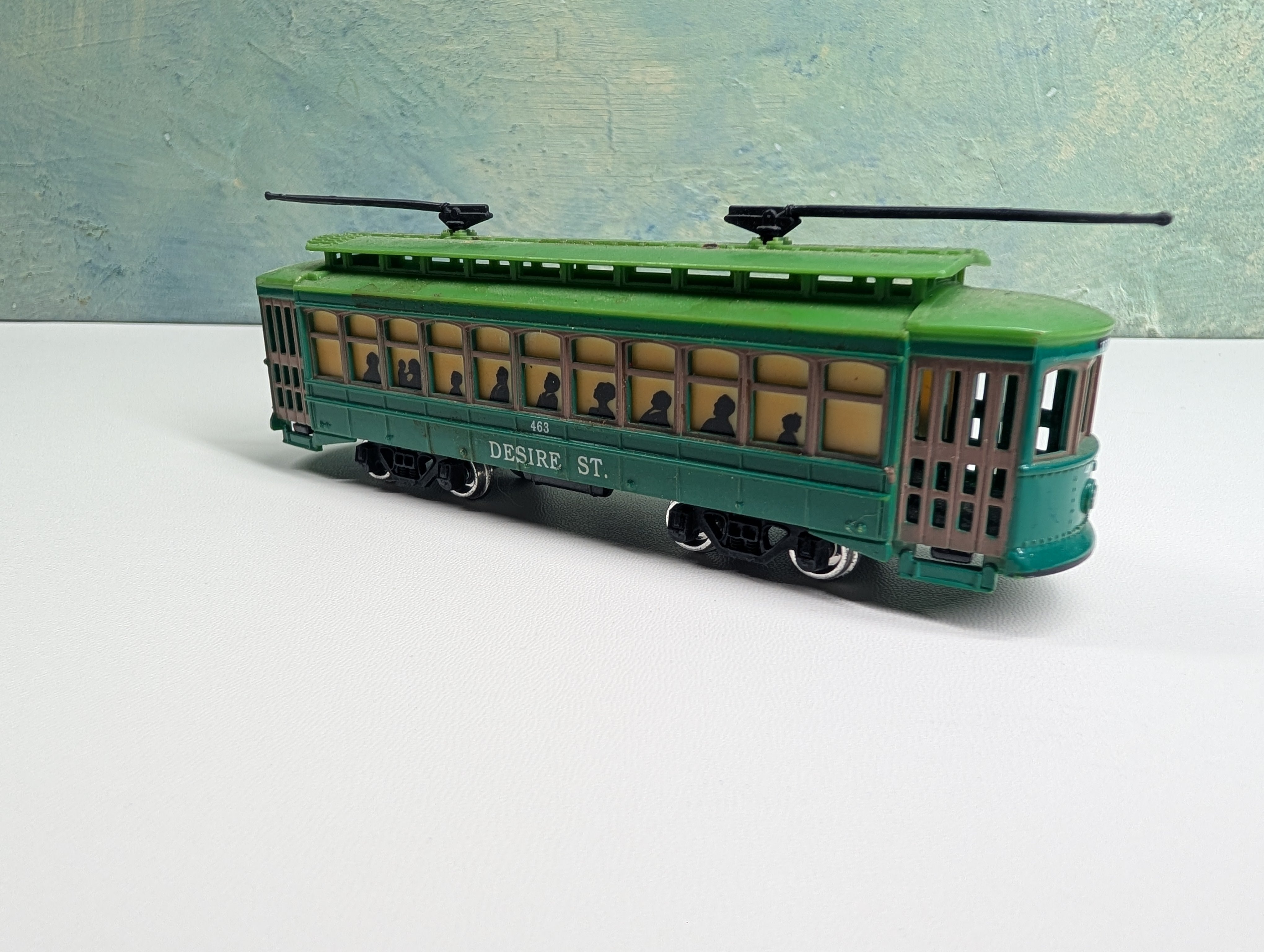 USED HO Scale Unpowered Trolley Desire St. #463