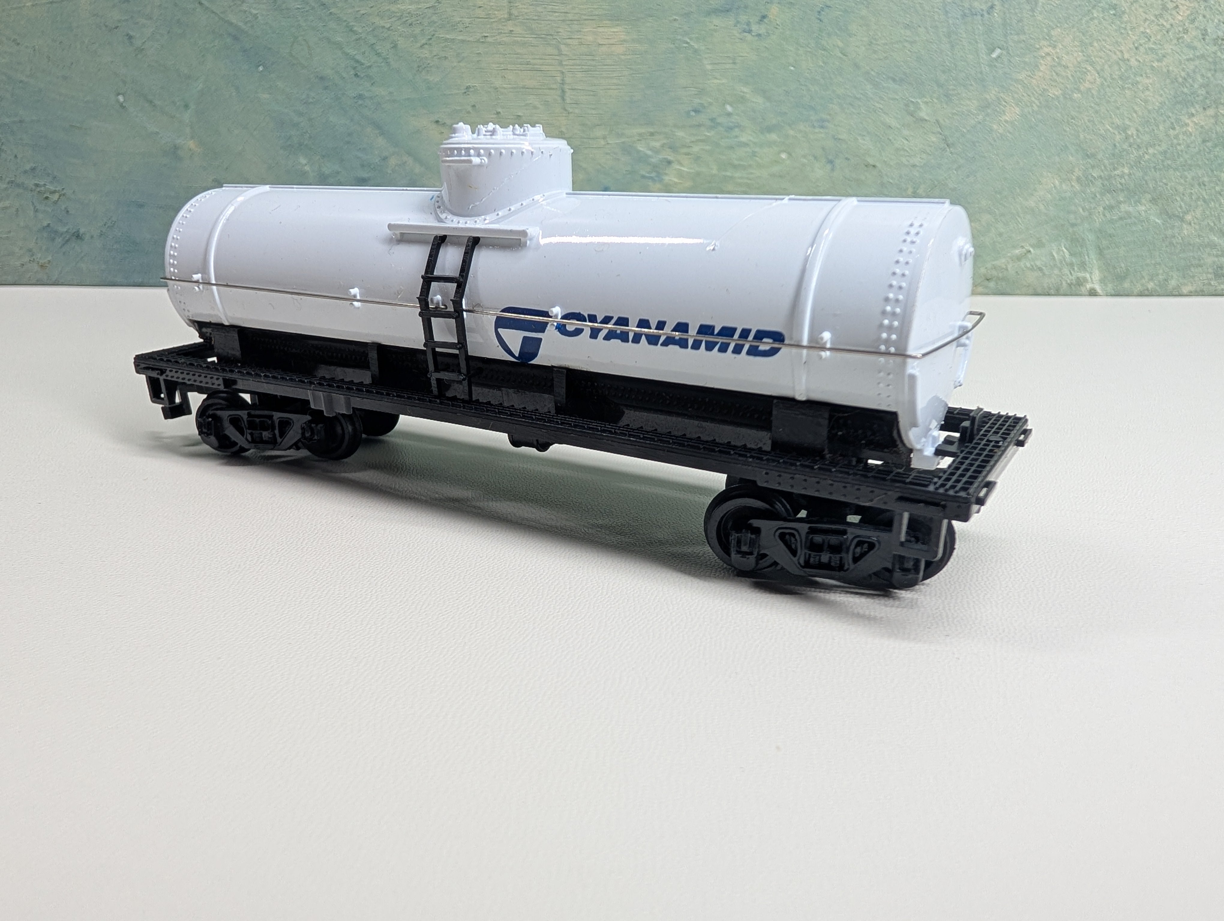 USED Bachmann HO Scale Single Dome Tank Car Cyanamid
