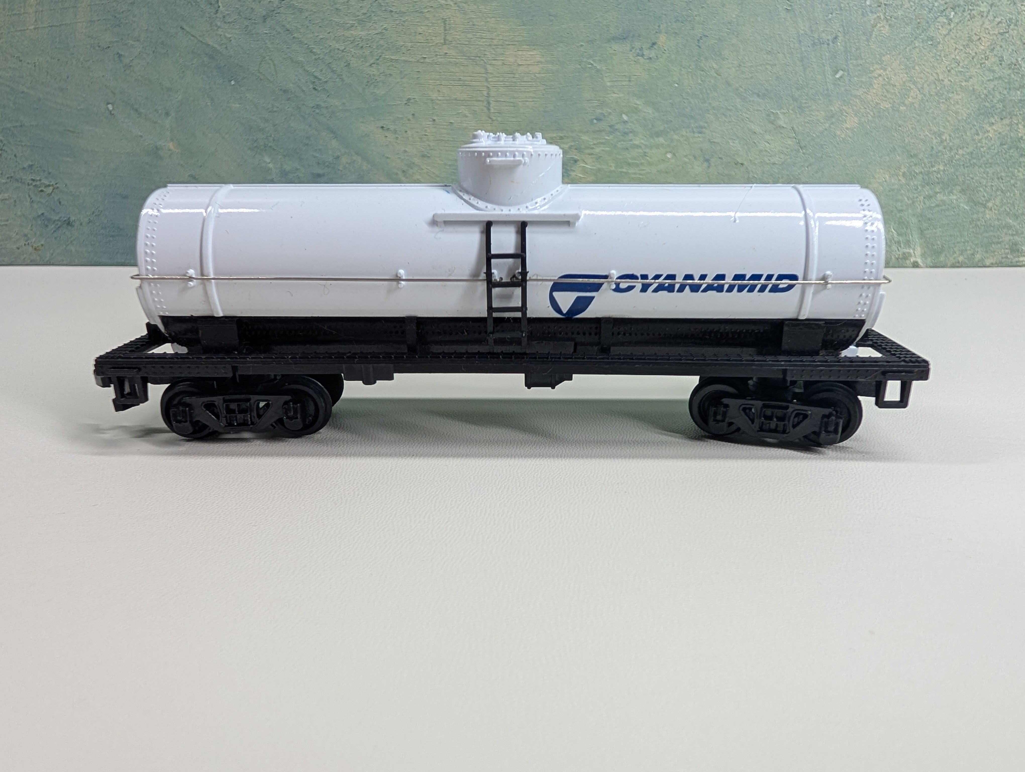USED Bachmann HO Scale Single Dome Tank Car Cyanamid