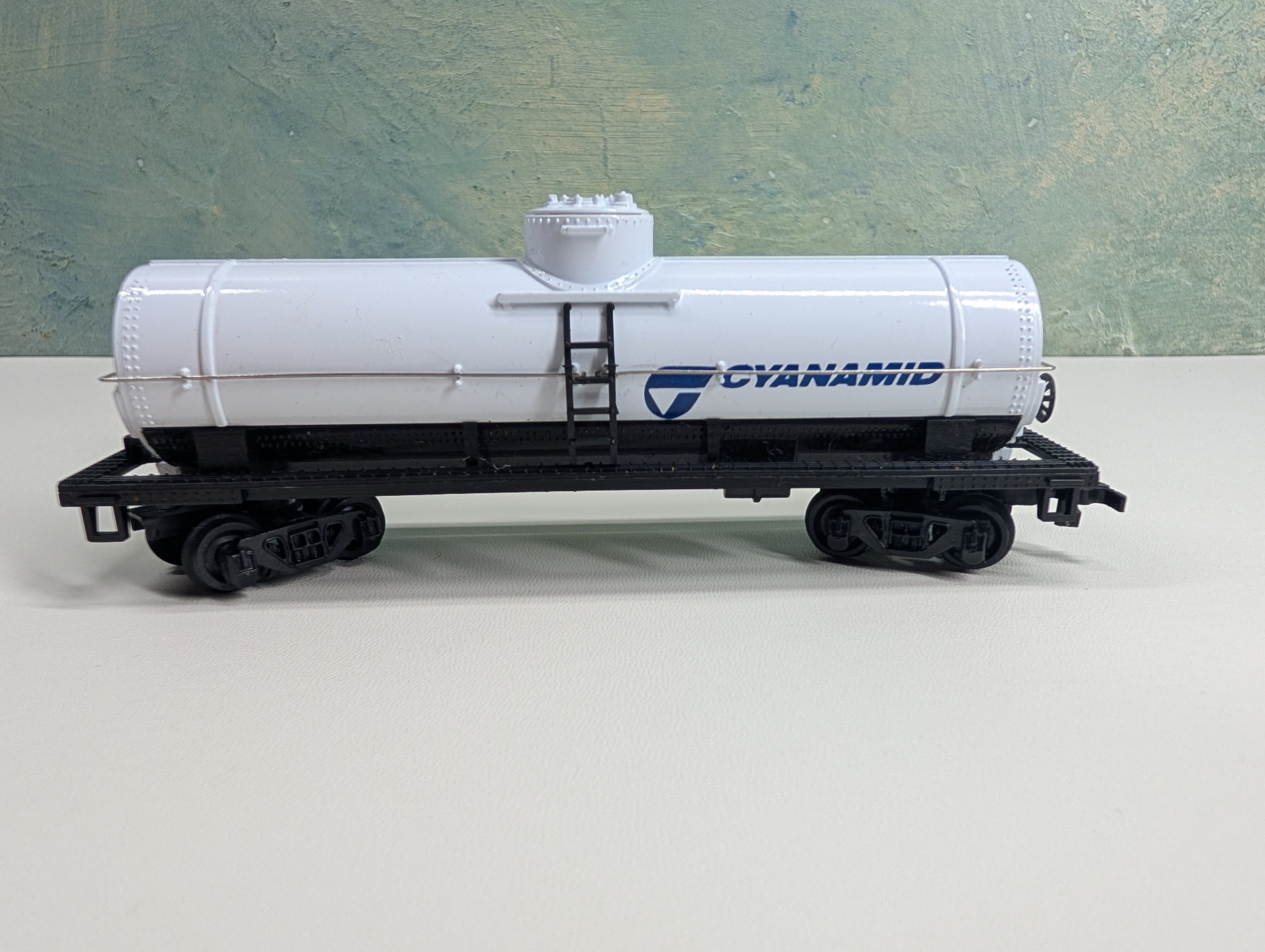 USED Bachmann HO Scale Single Dome Tank Car Cyanamid