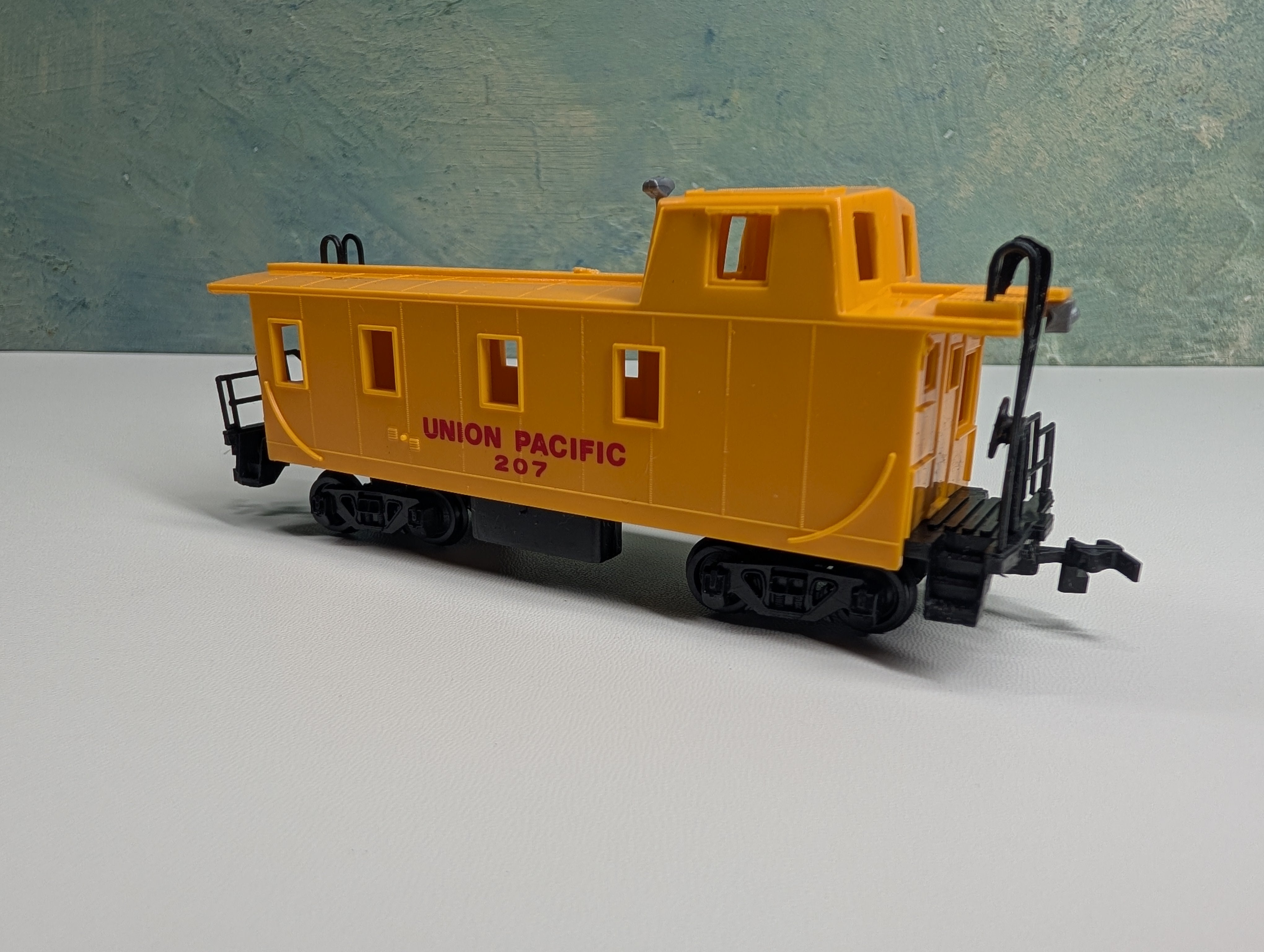 USED Bachmann HO Scale Caboose Union Pacific #207