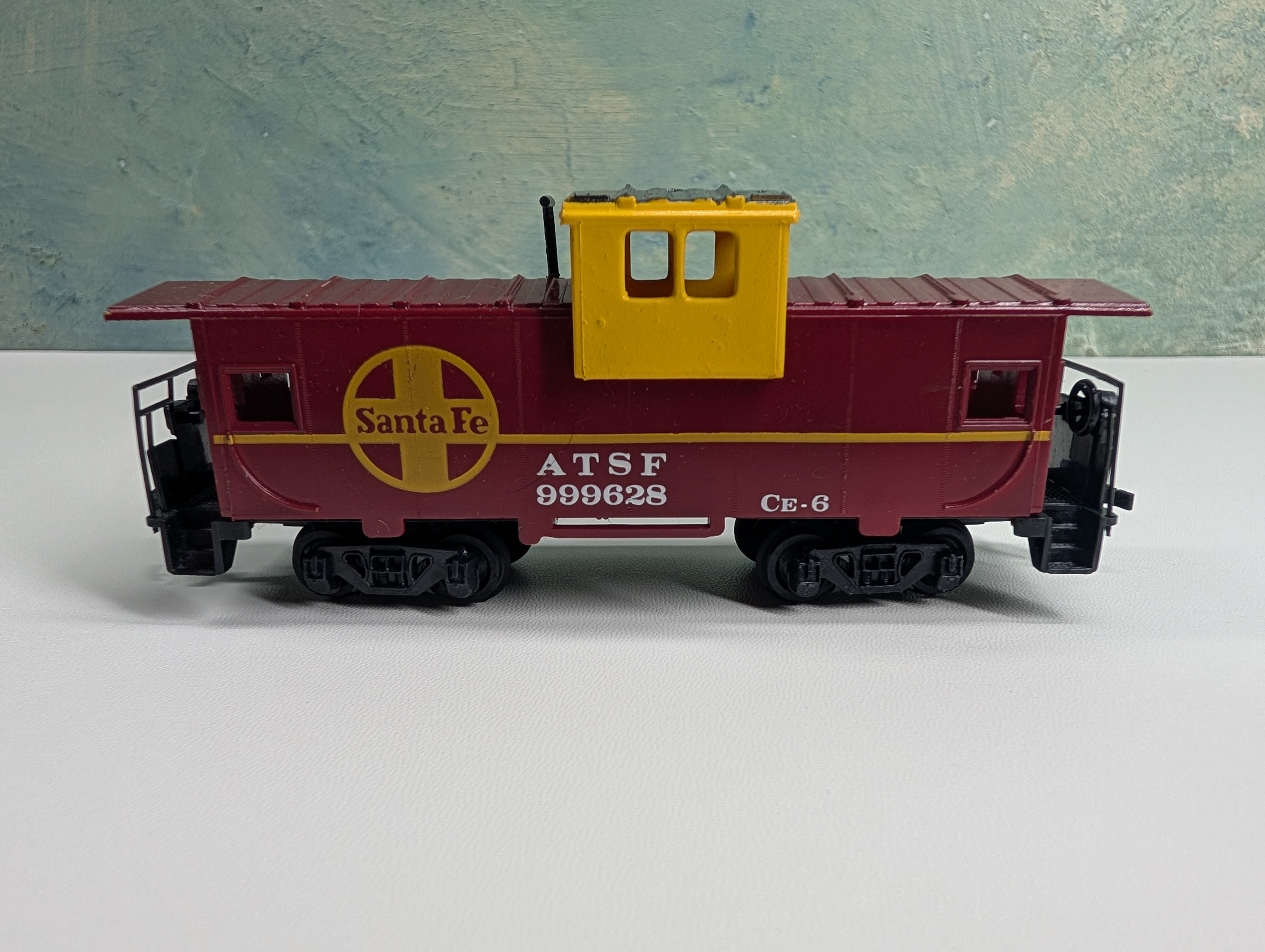 USED Bachmann HO Scale Caboose Santa Fe ATSF #999628