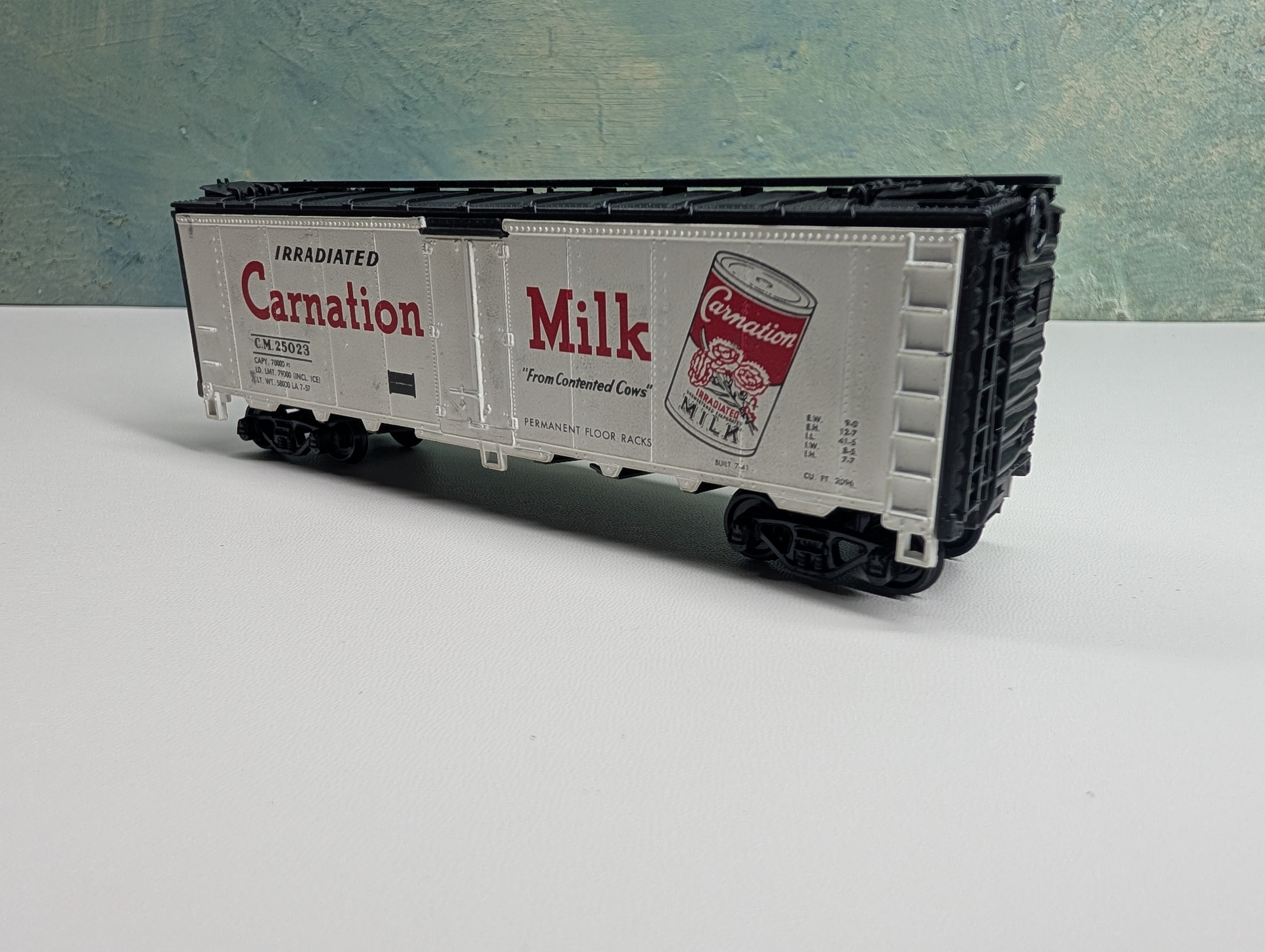 USED Athearn HO Scale Reefer Carnation Milk CM #25023