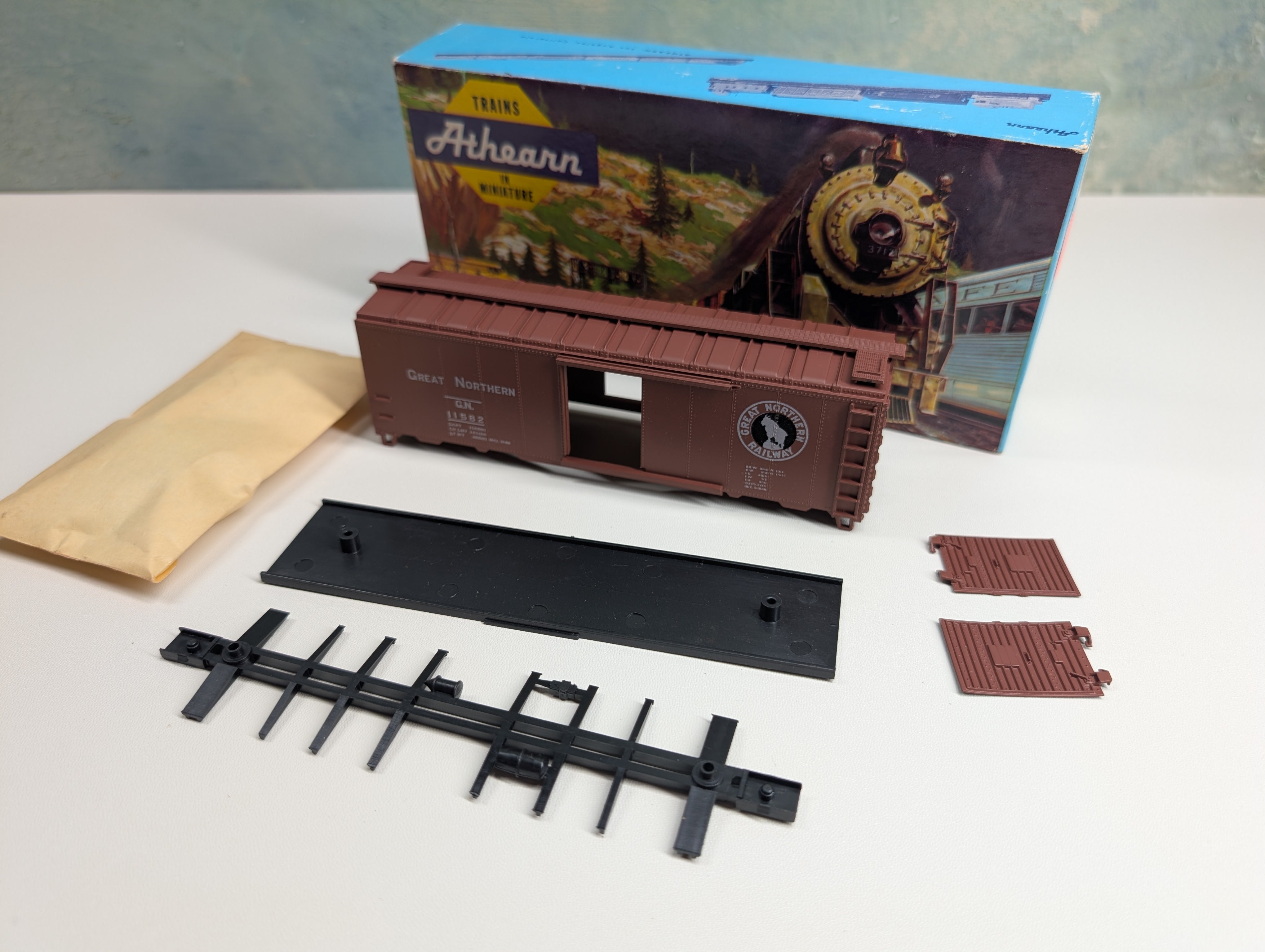 USED Athearn HO Scale 40' Box Car Great Northern GN #11582 KIT