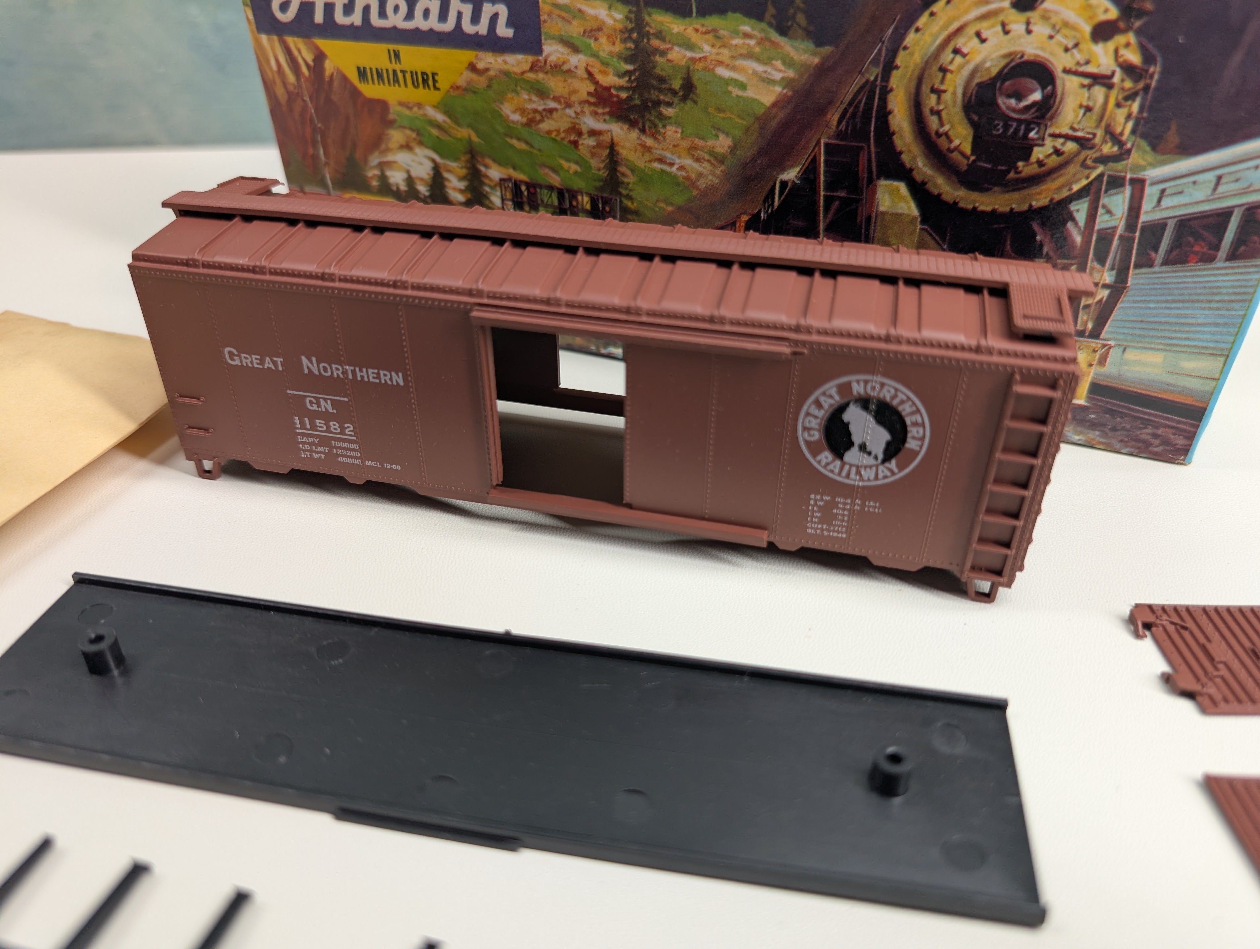 USED Athearn HO Scale 40' Box Car Great Northern GN #11582 KIT