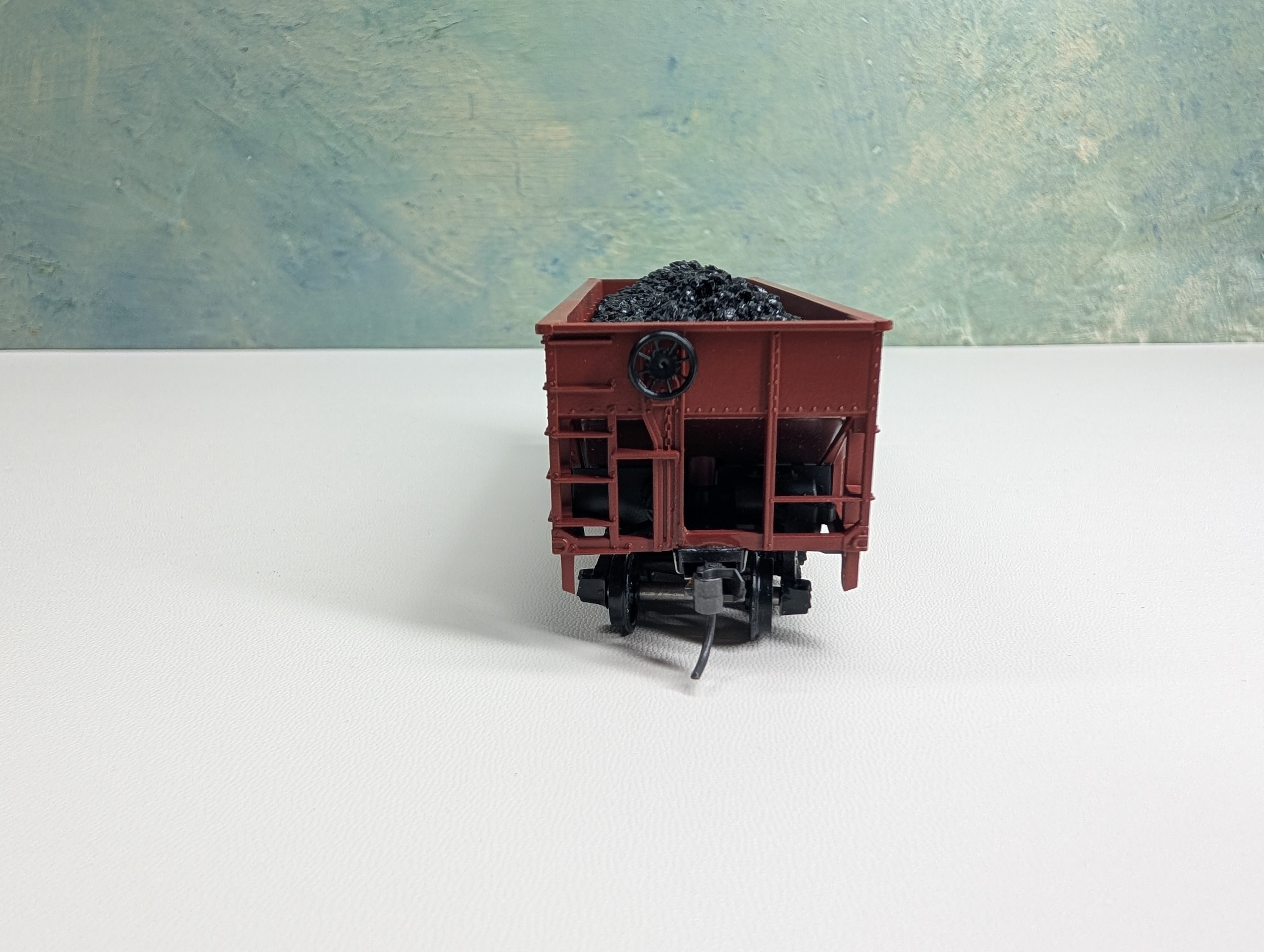 USED Athearn HO Scale 34' 2 Bay Hopper w/ Coal Load Pennsylvania PRR #159108 Bev-Bel