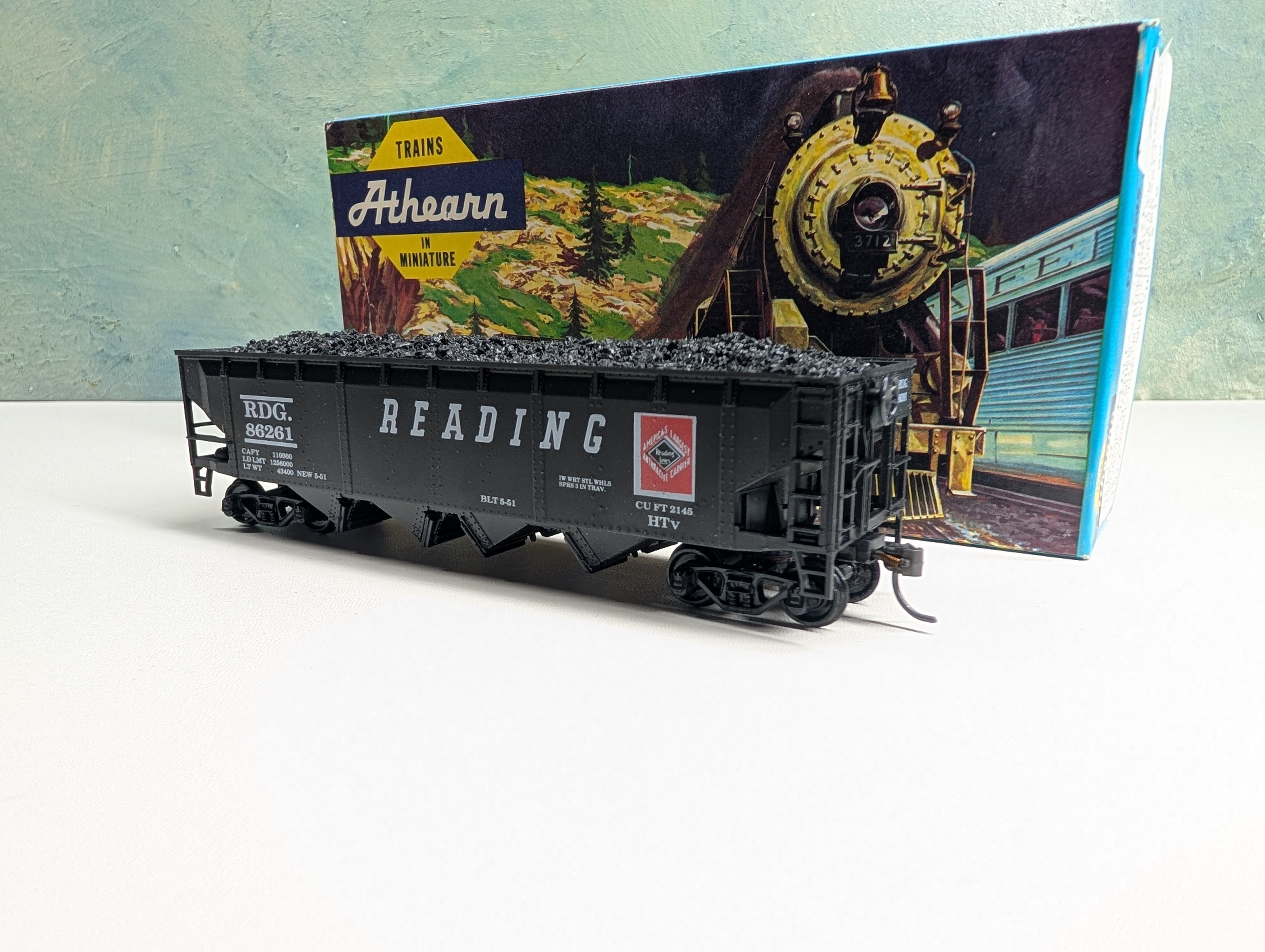 USED Athearn HO Scale 40' Operating Hopper w/ Coal Load Reading RDG #86261 Bev-Bel