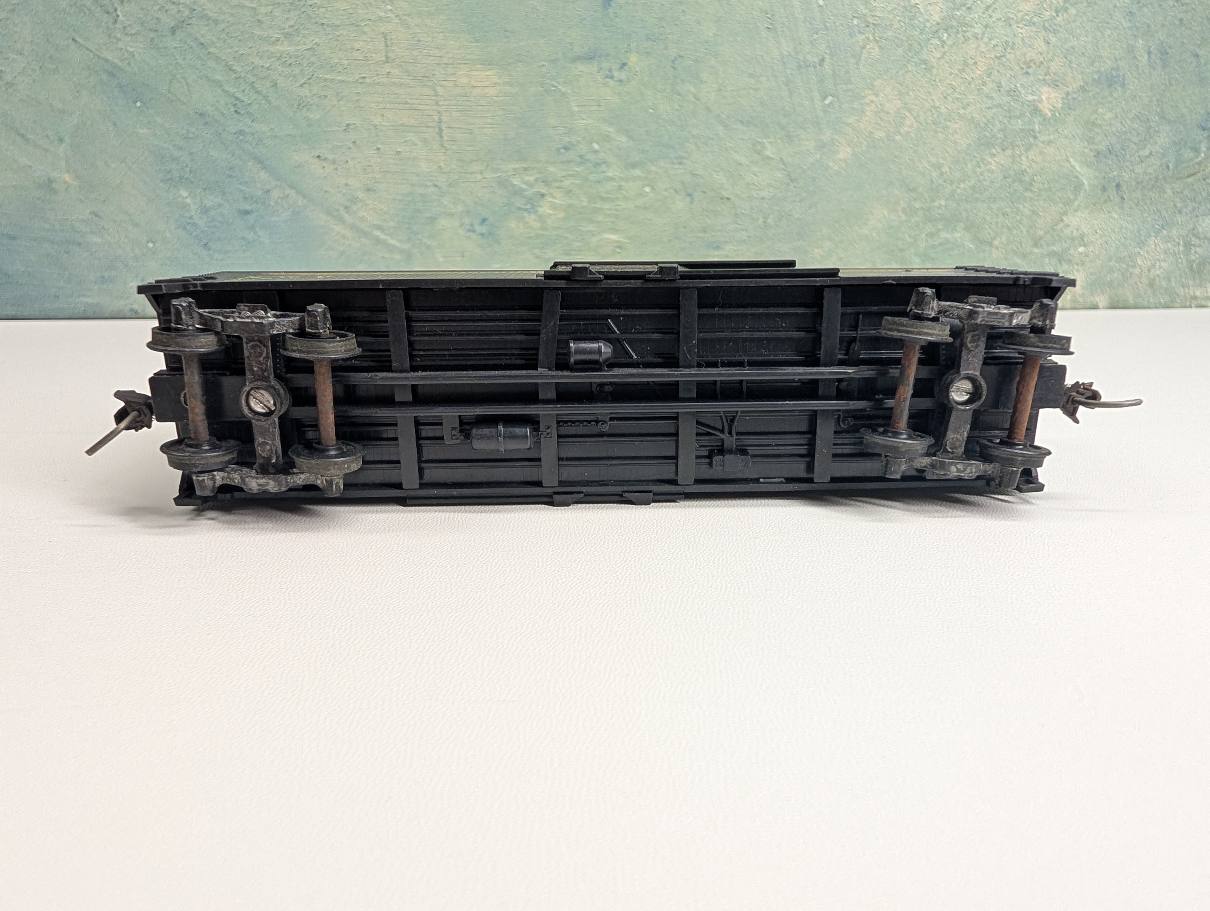 USED TRAIN MINIATURE HO Scale 40' Wooden Box Car Northwestern Pacific NWP #1952