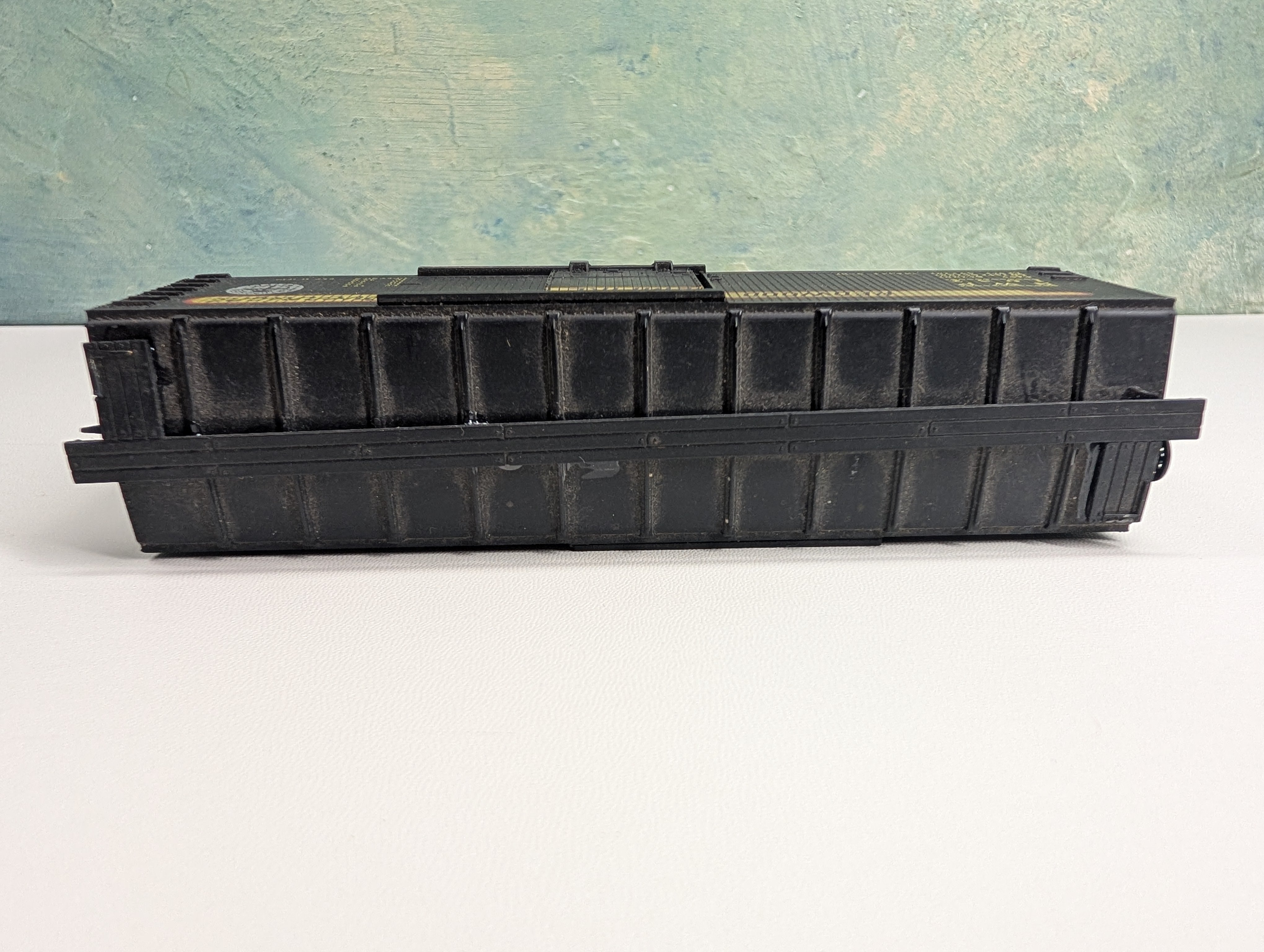 USED TRAIN MINIATURE HO Scale 40' Wooden Box Car Northwestern Pacific NWP #1952