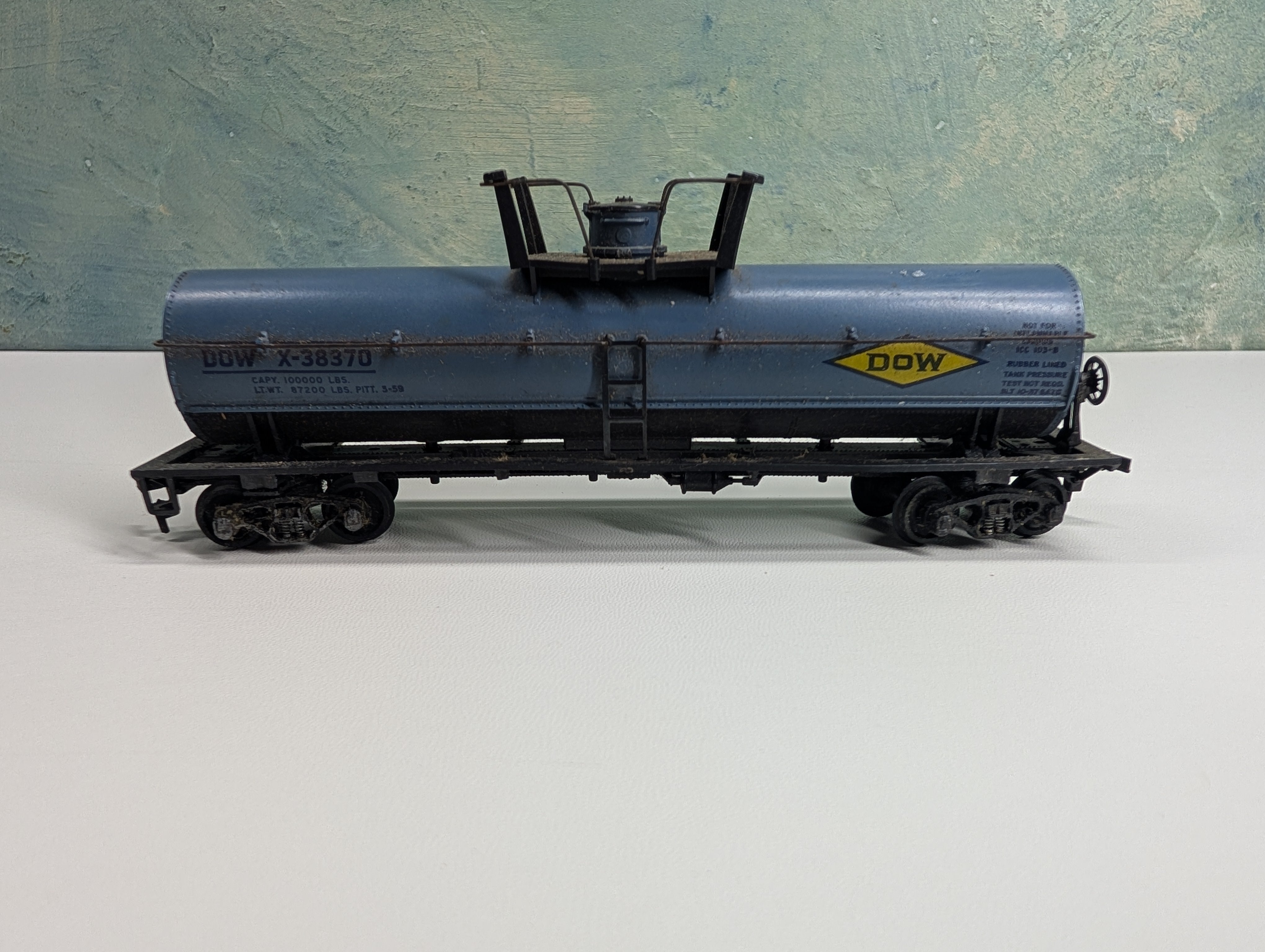 USED Athearn HO Scale Tank Car DOW #X-38370