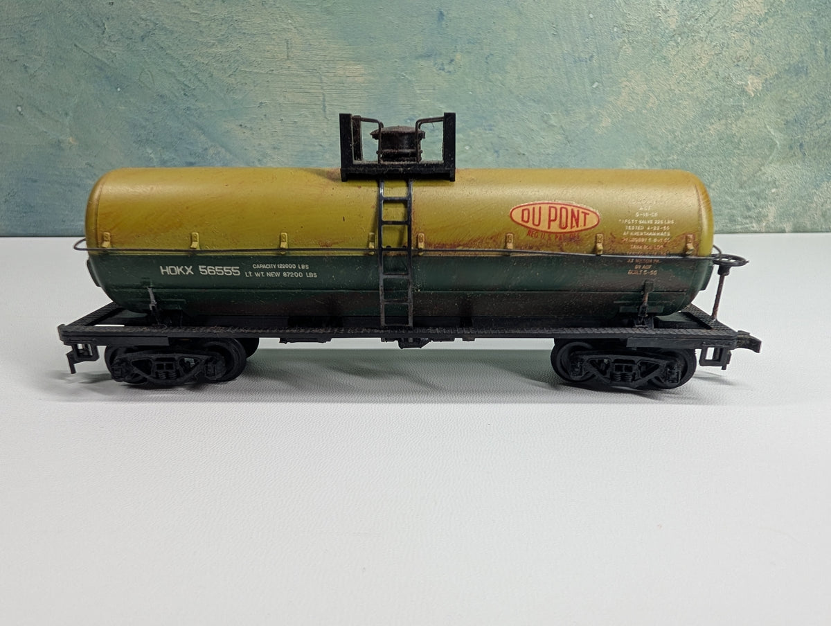 USED HO Scale Weathered Tank Car DuPont HDKX #56555