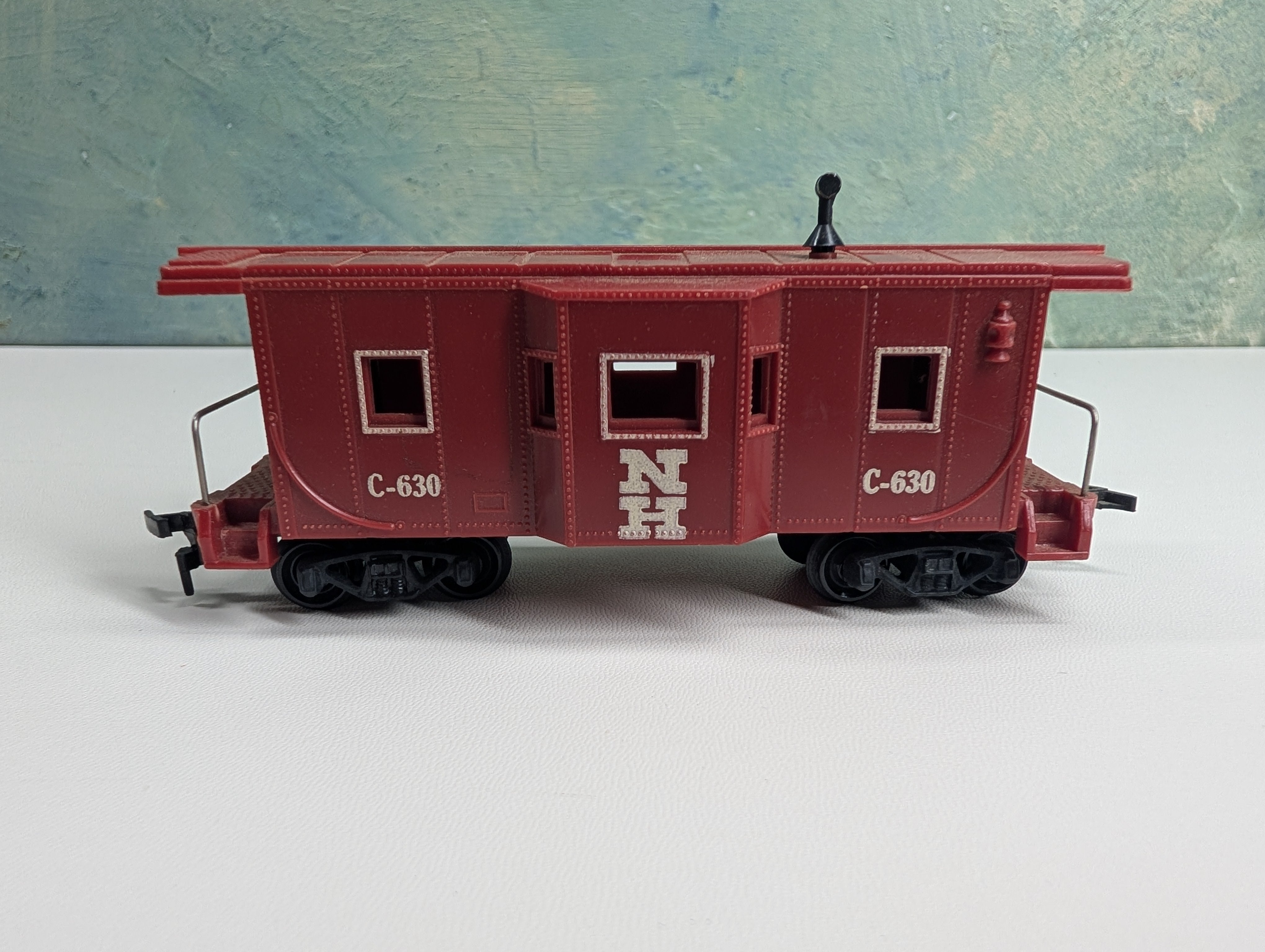 USED Marx HO Scale Bay Window Caboose New Haven NH #C-630