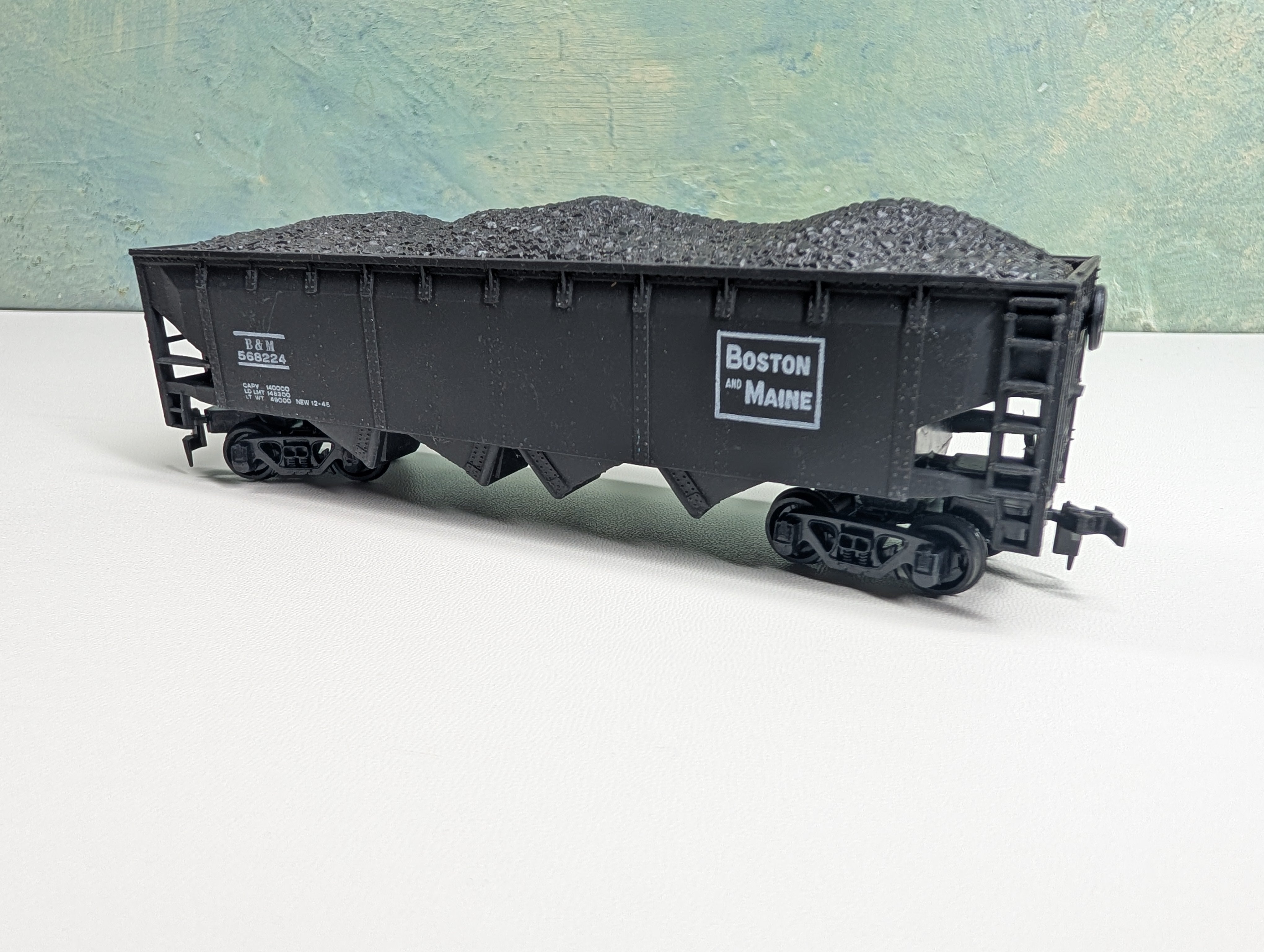 USED HO Scale Coal Hopper Boston and Maine BM #568224