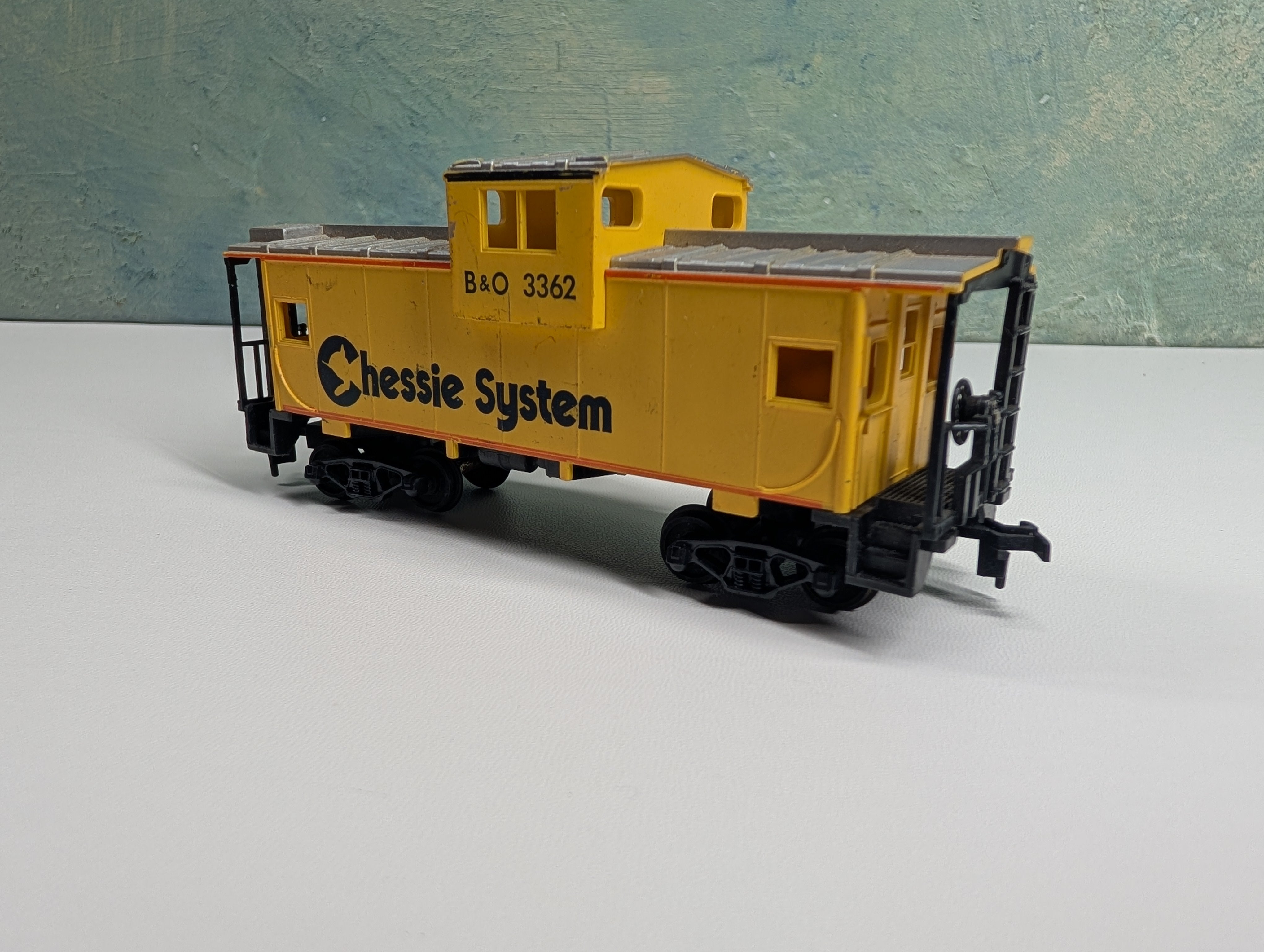 USED Cox HO Scale Caboose Chessie System B&O #3362
