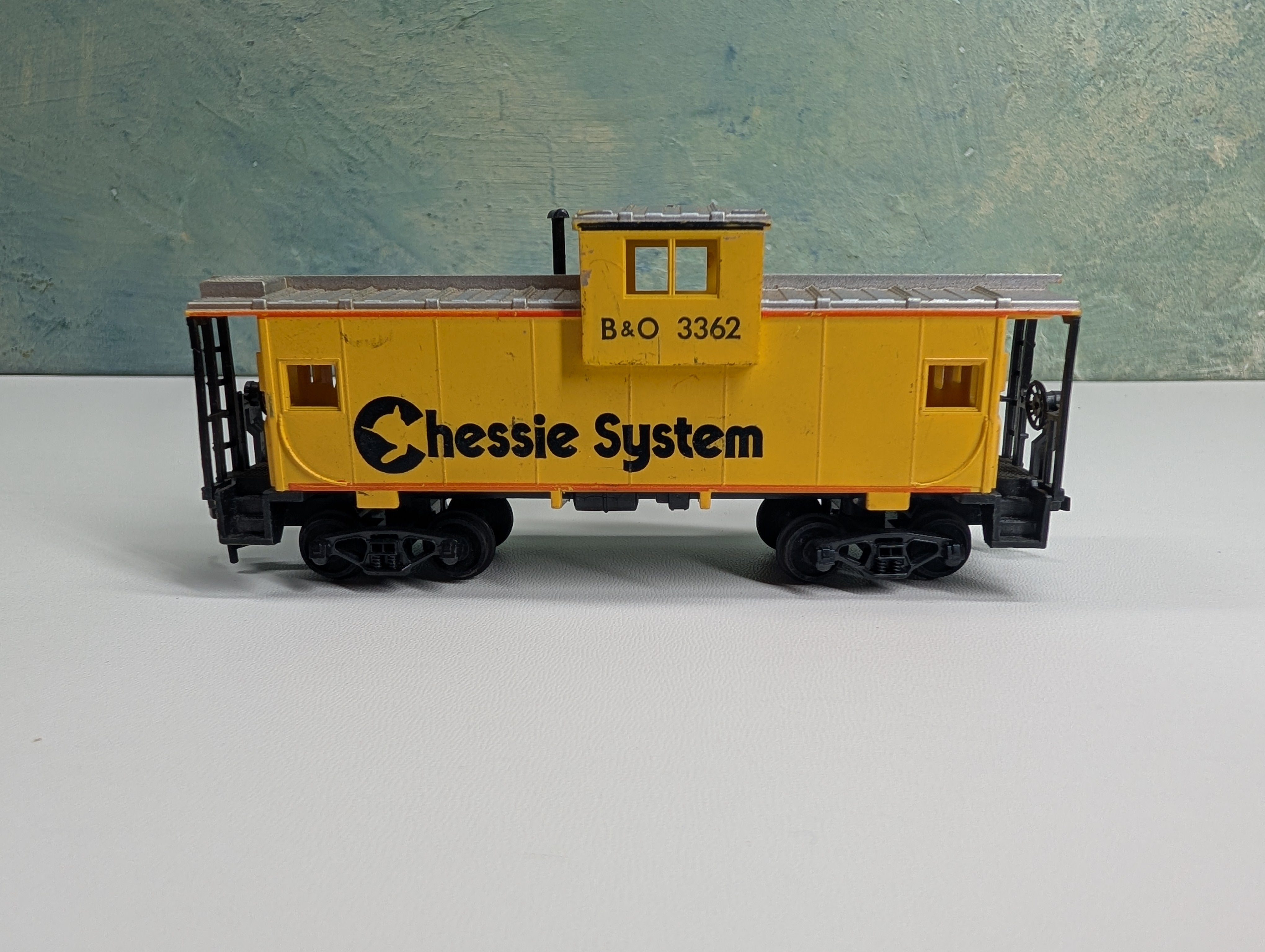 USED Cox HO Scale Caboose Chessie System B&O #3362