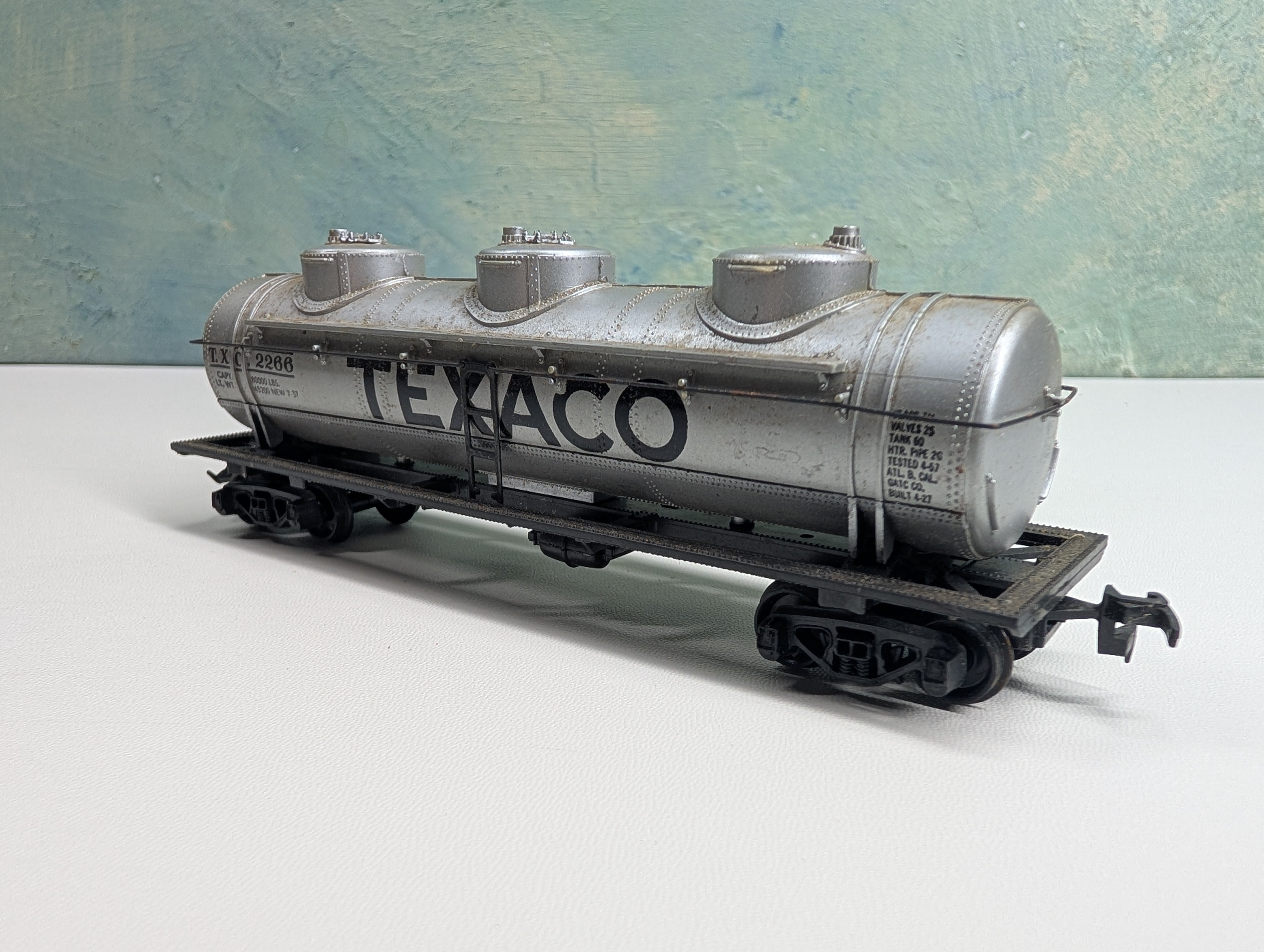 USED HO Scale Triple Dome Tank Car Texaco TXC #2266