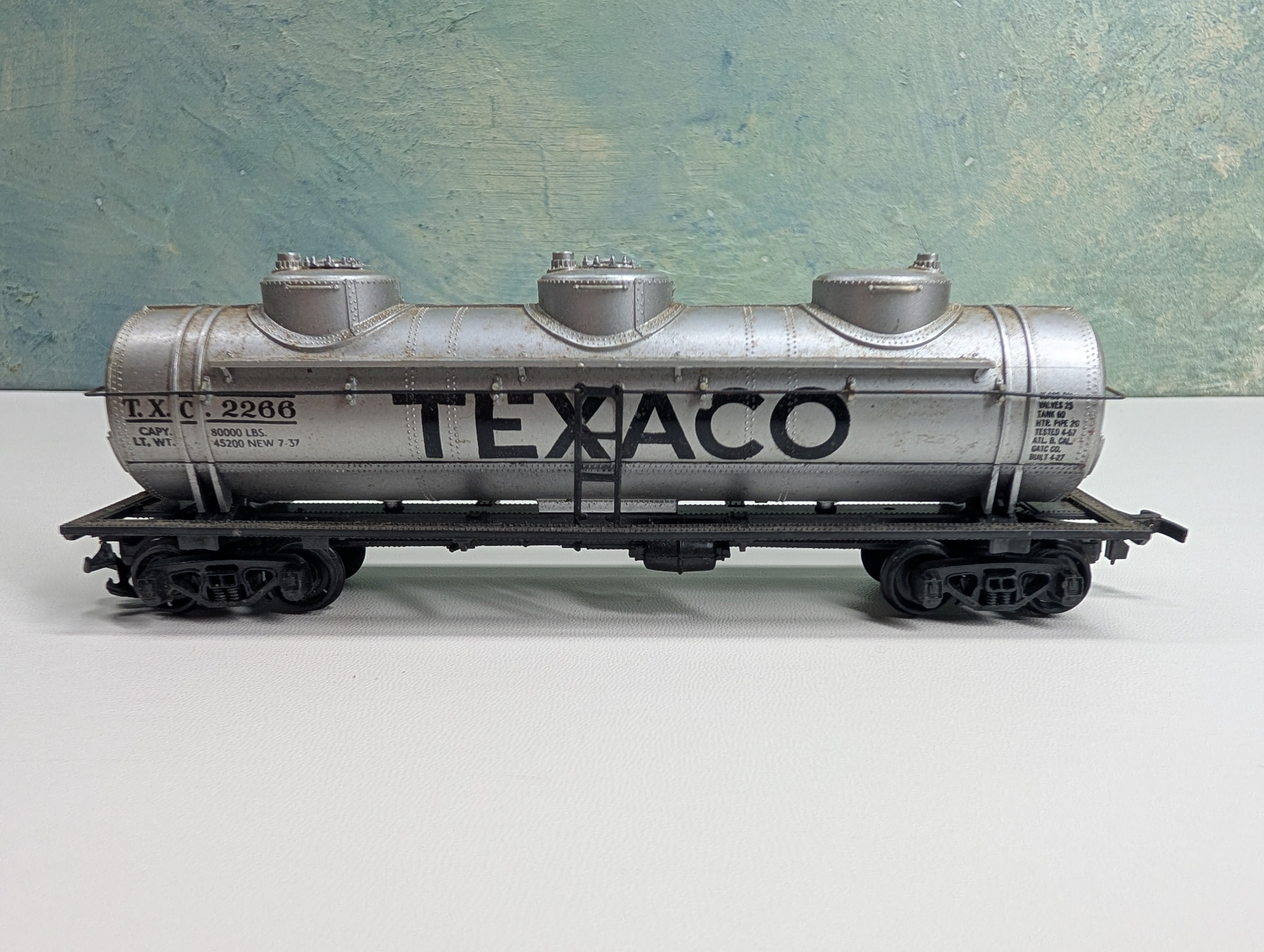 USED HO Scale Triple Dome Tank Car Texaco TXC #2266