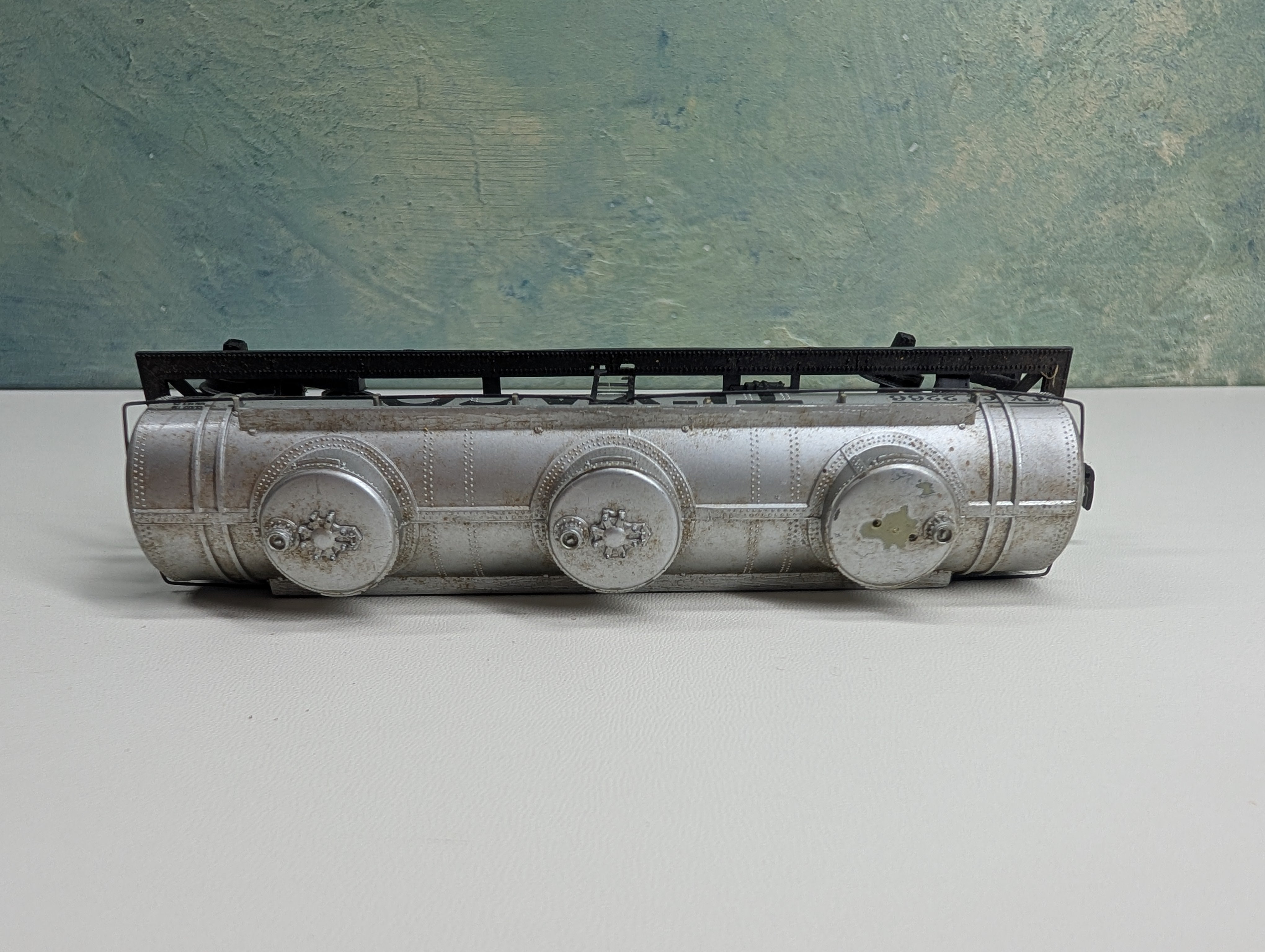 USED HO Scale Triple Dome Tank Car Texaco TXC #2266