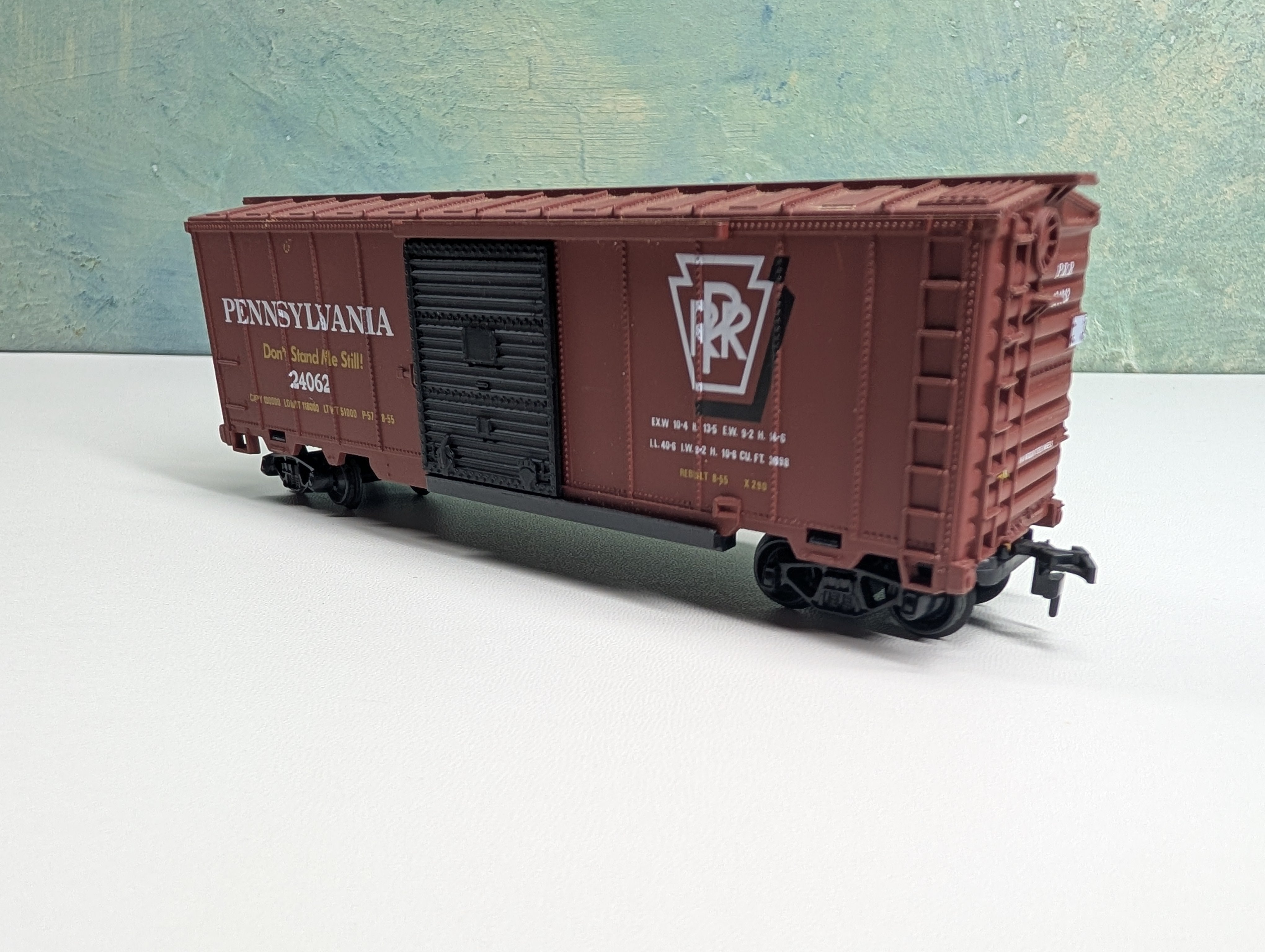 USED HO Scale 40' Box Car Pennsylvania PRR #24062