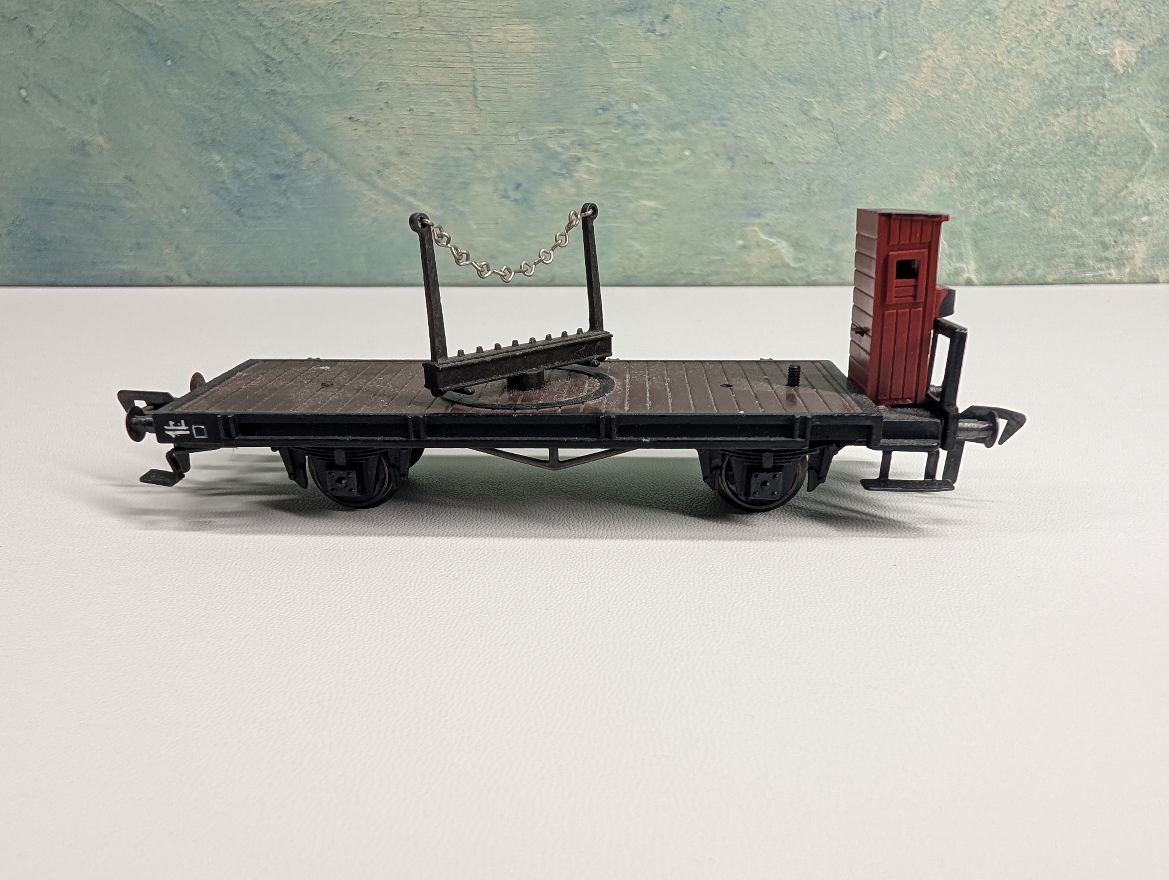 USED Fleischmann HO Scale Turntable Flat Car w/ Brakeman's Cab