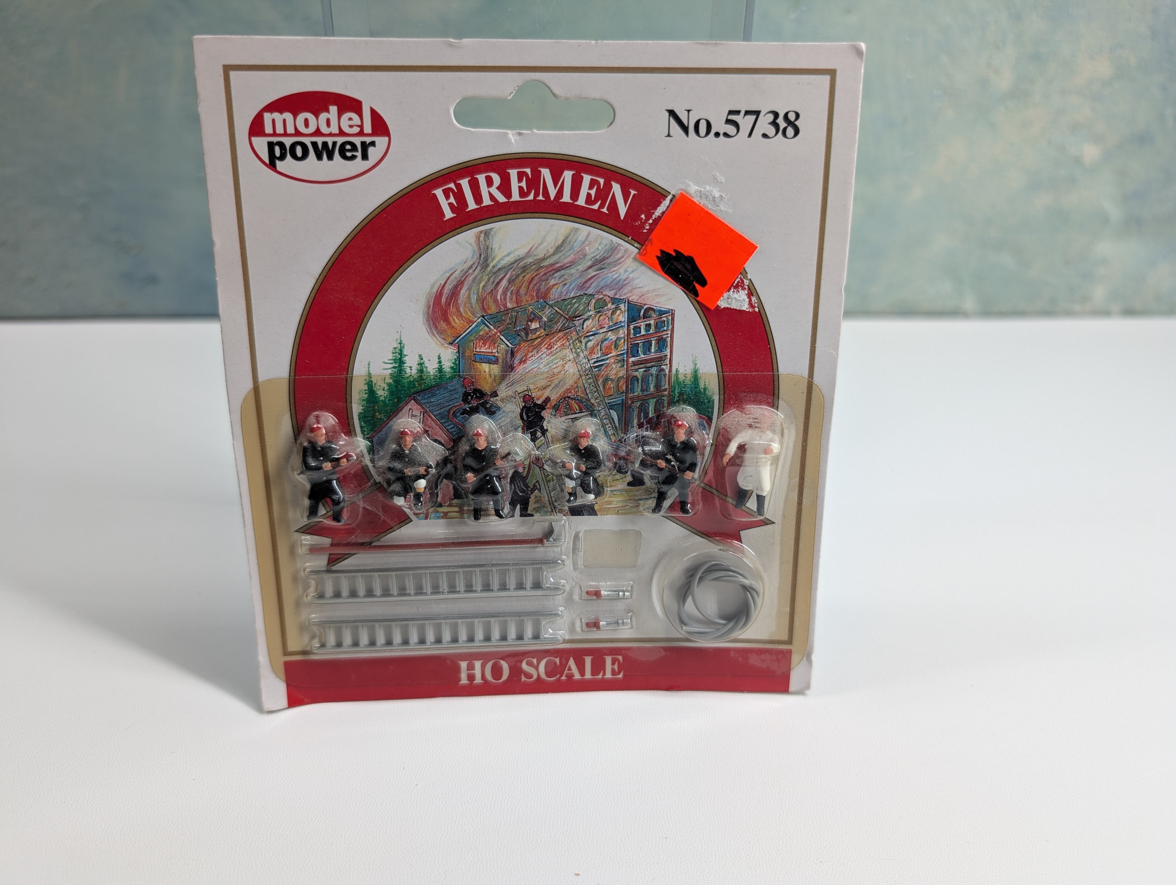 Model Power 5738 HO Scale Firemen w/ Accessories (12 pcs)
