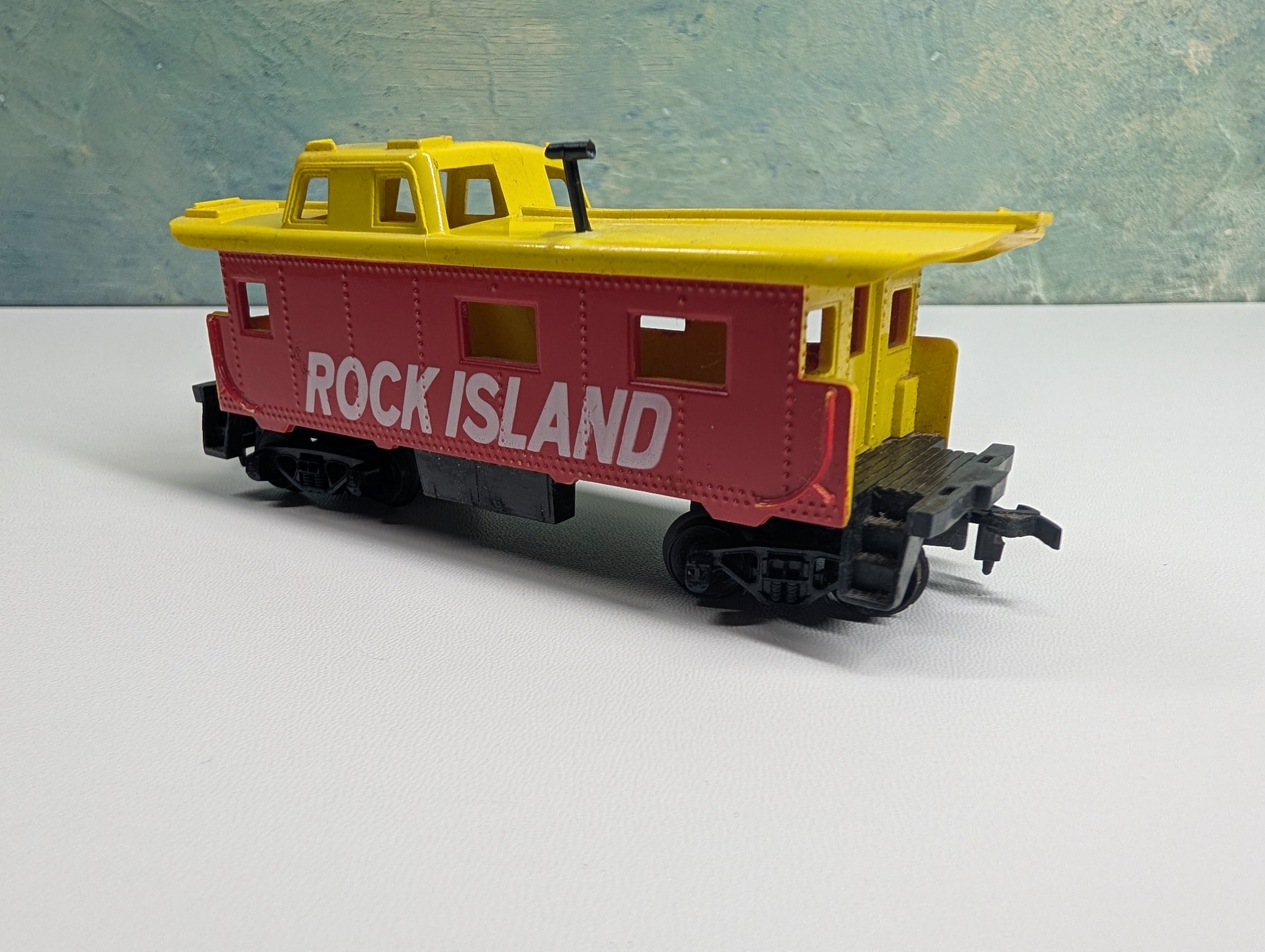 USED Tyco HO Scale Caboose Rock Island