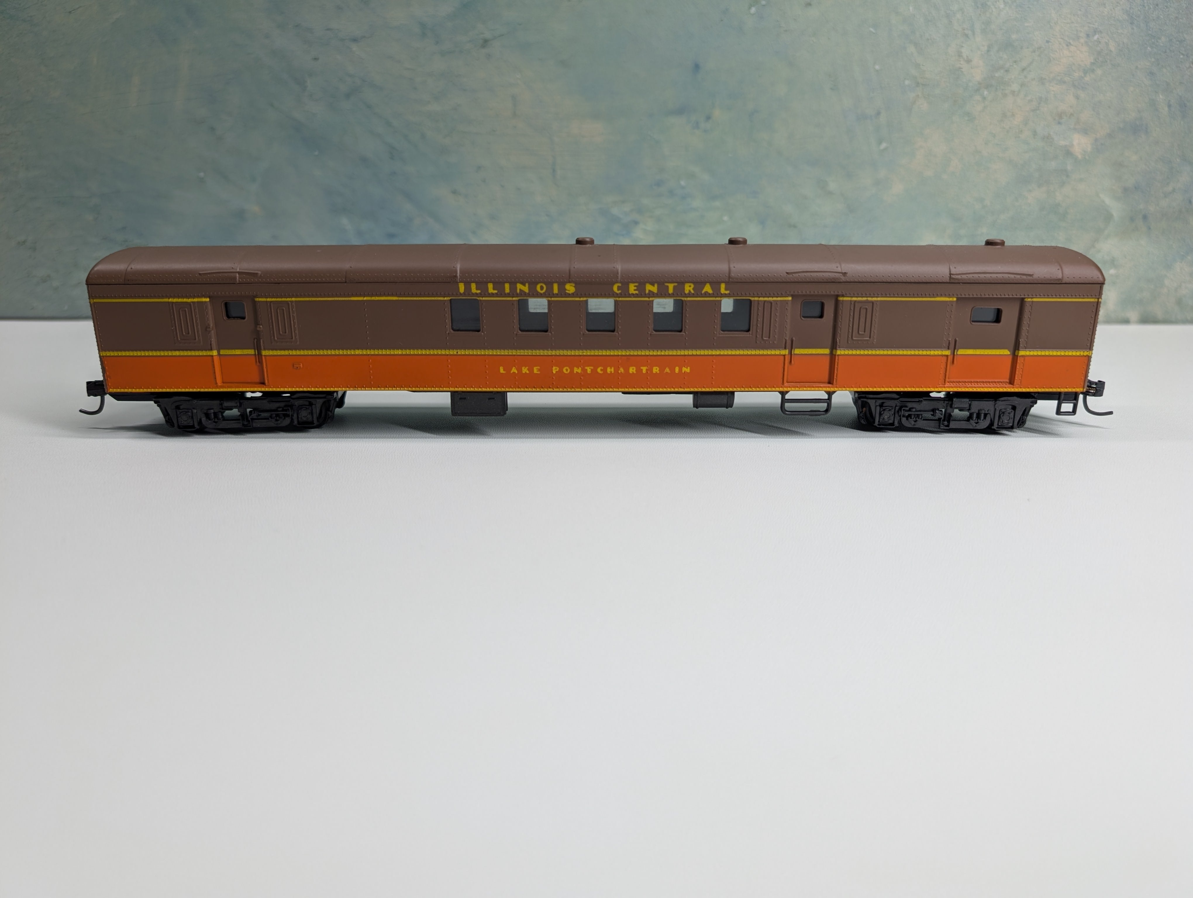 USED Rivarossi HO Scale RPO Passenger Car Illinois Central Lake Pontchartrain