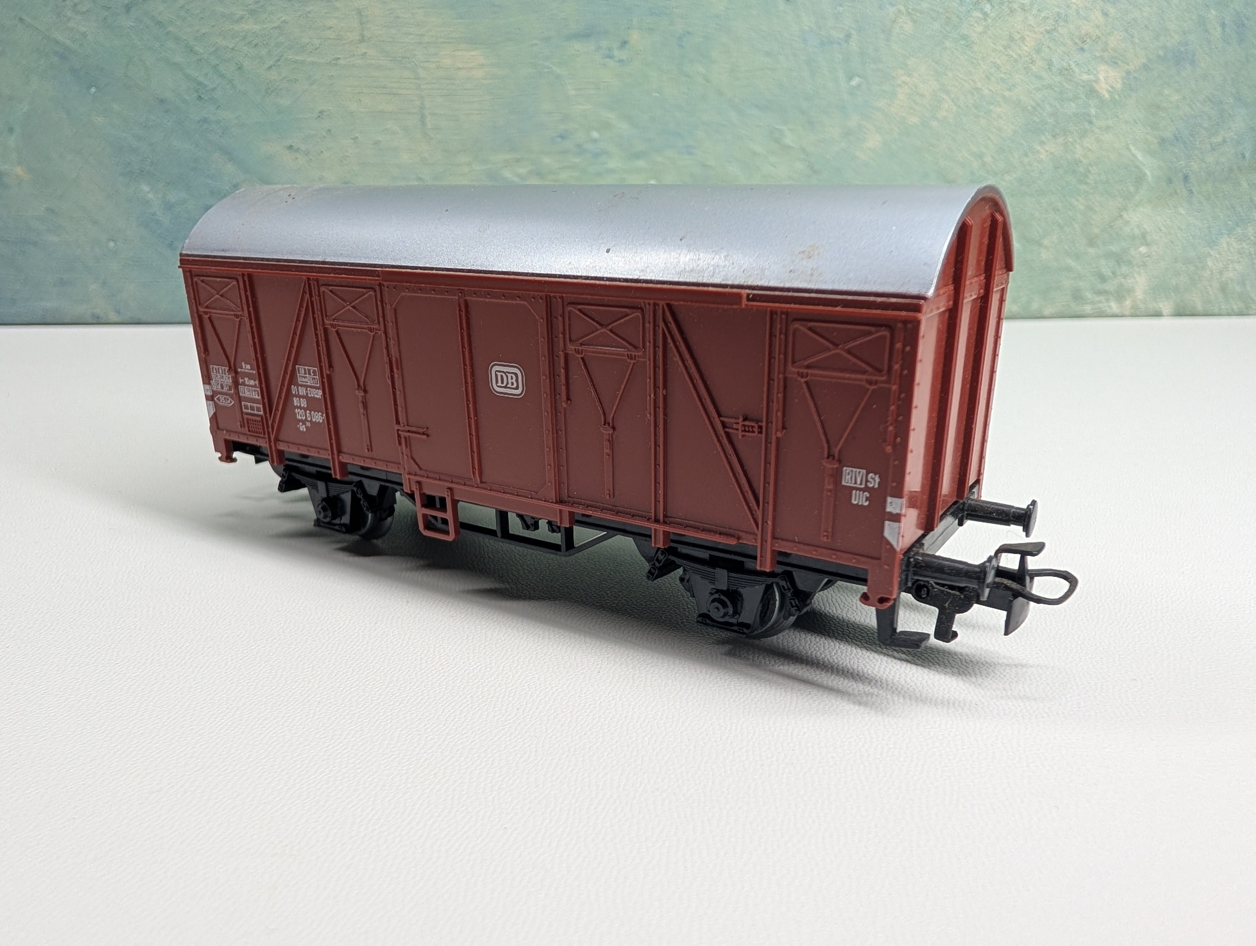 USED Marklin HO Scale DB Covered Wagon
