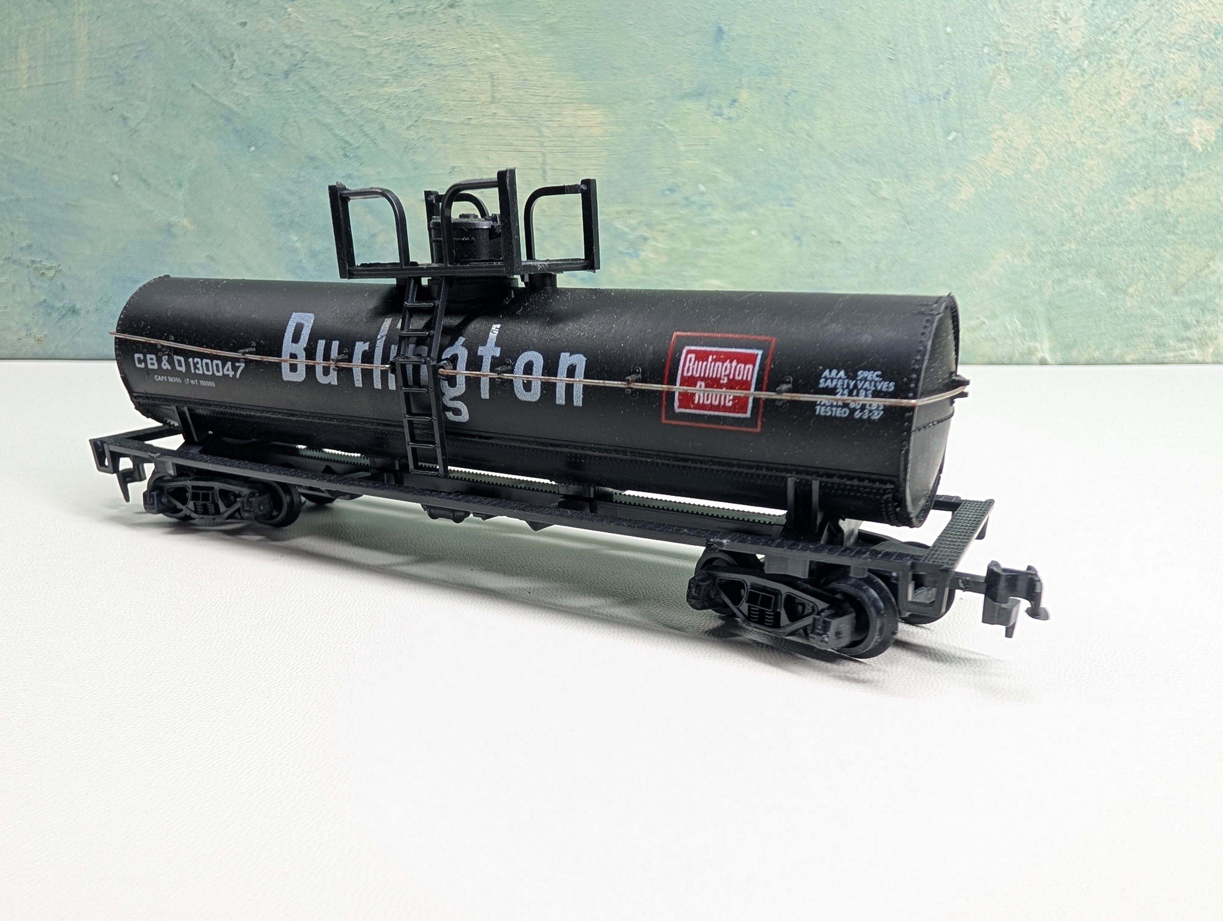 USED HO Scale Tank Car Burlington CB&Q #130047