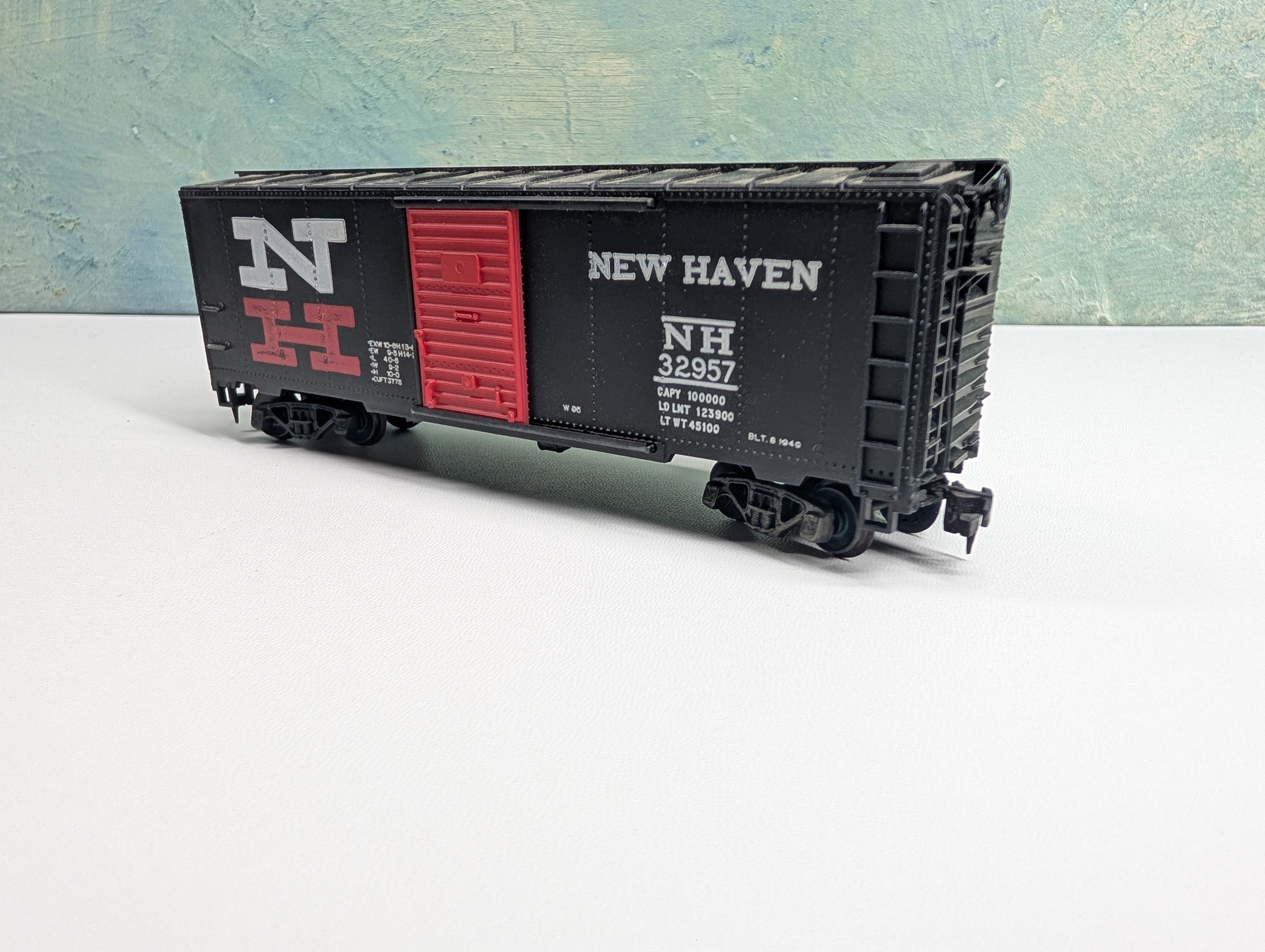USED Mantua HO Scale 40' Box Car New Haven NH #32957