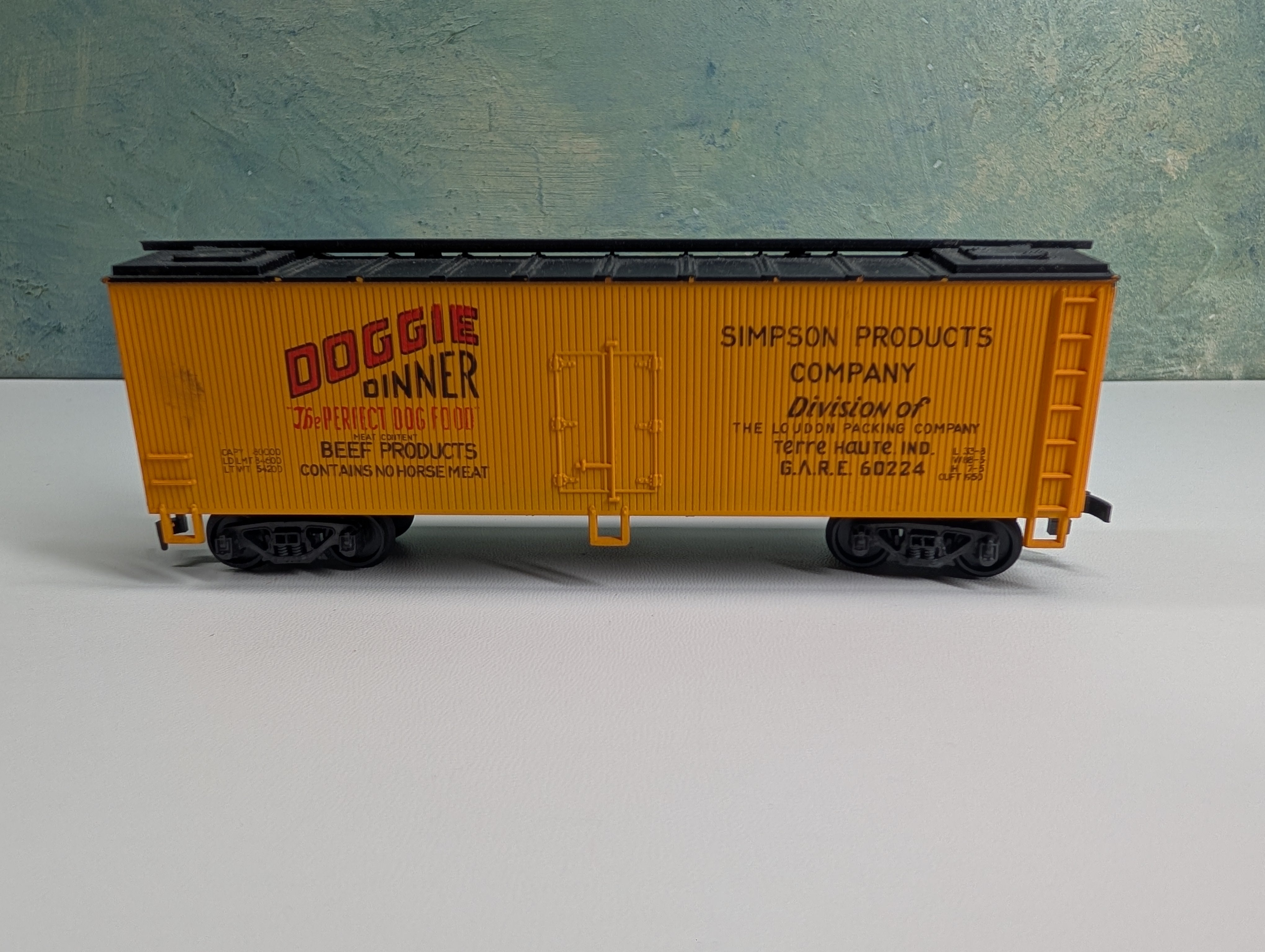 USED HO Scale 40' Box Car Doggie Dinner Beef Products GARE #60224