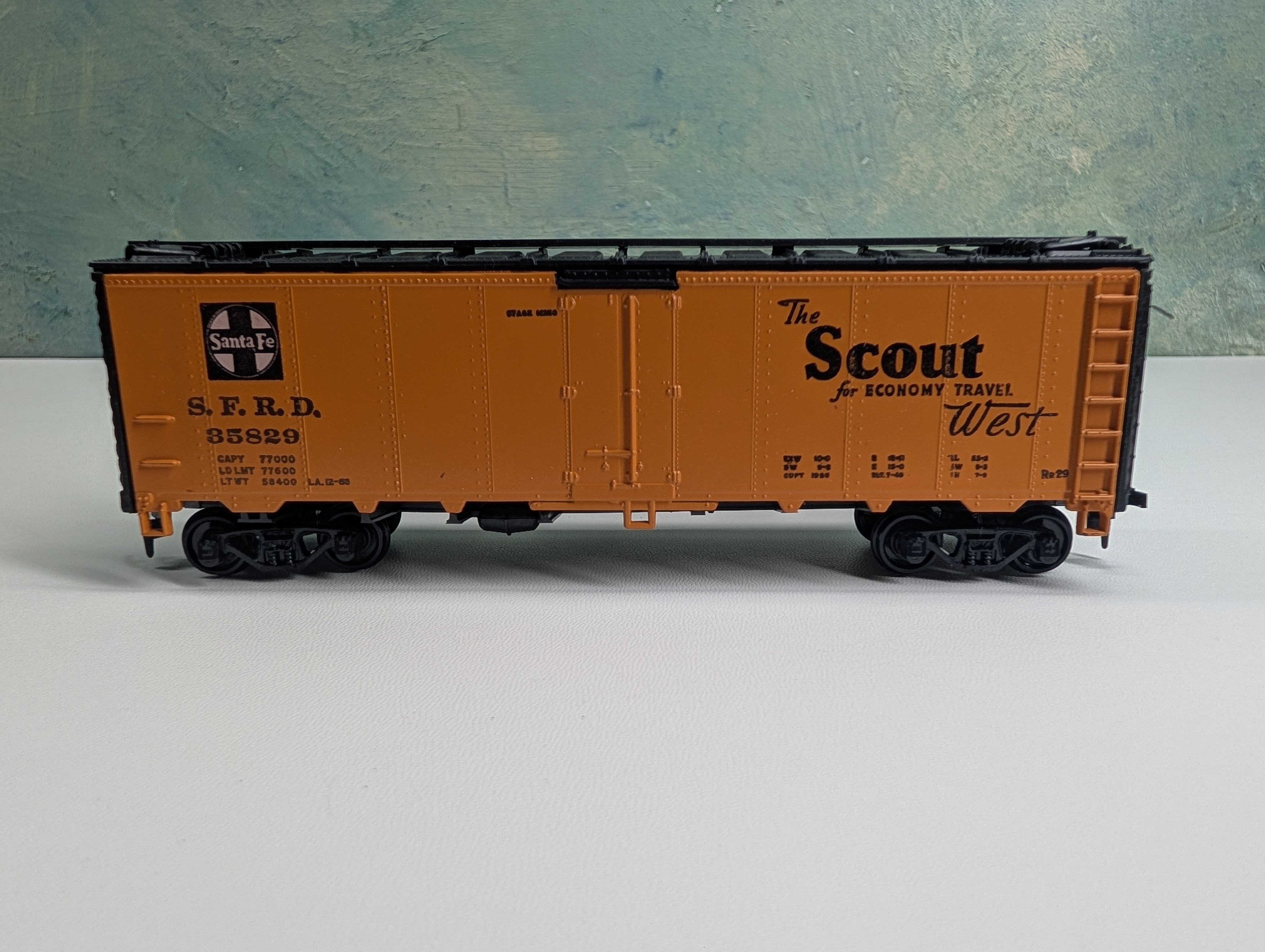 USED Athearn HO Scale 40' Reefer Santa Fe SFRD #35829