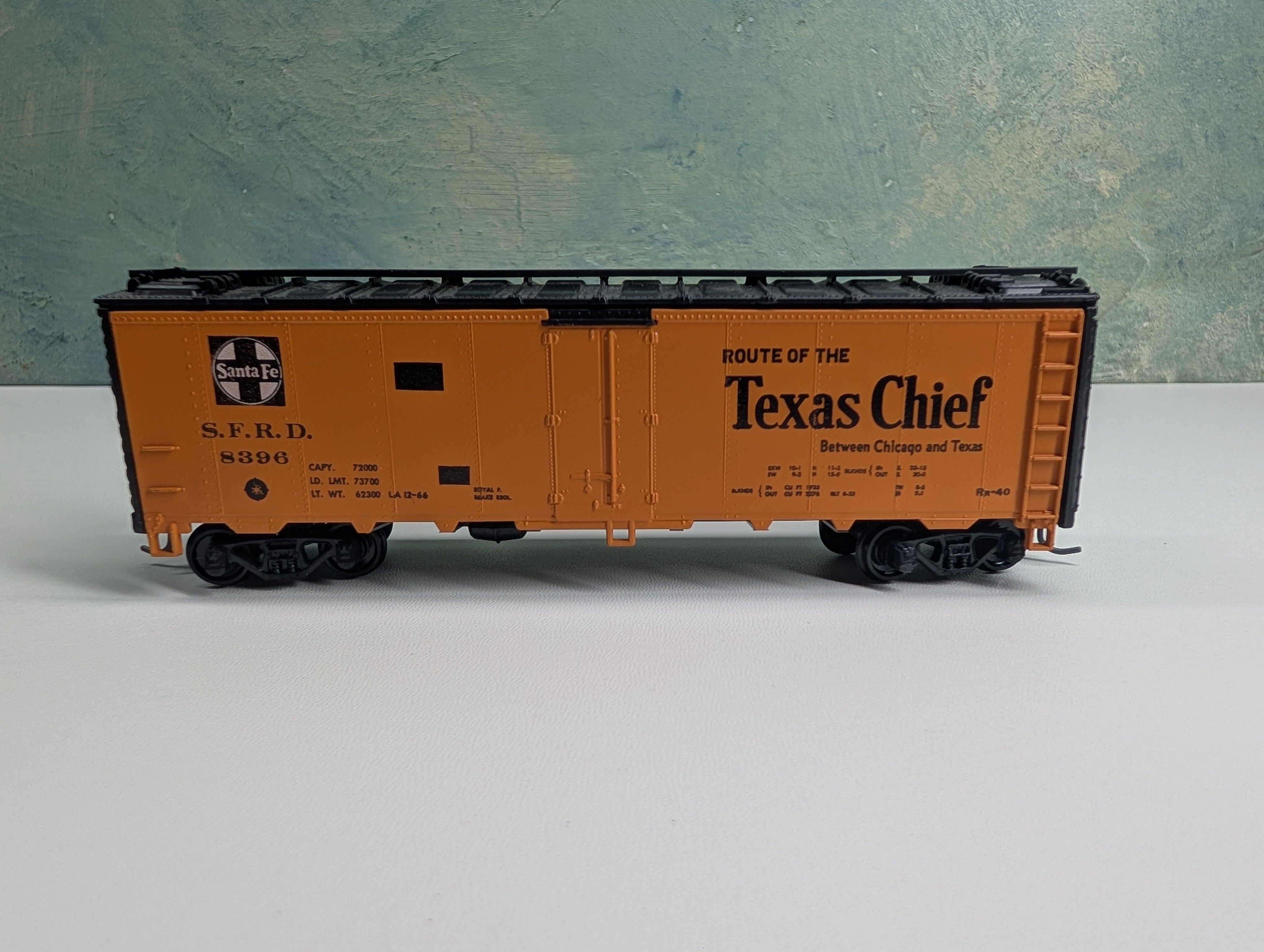 USED Athearn HO Scale 40' Reefer Santa Fe SFRD #8396