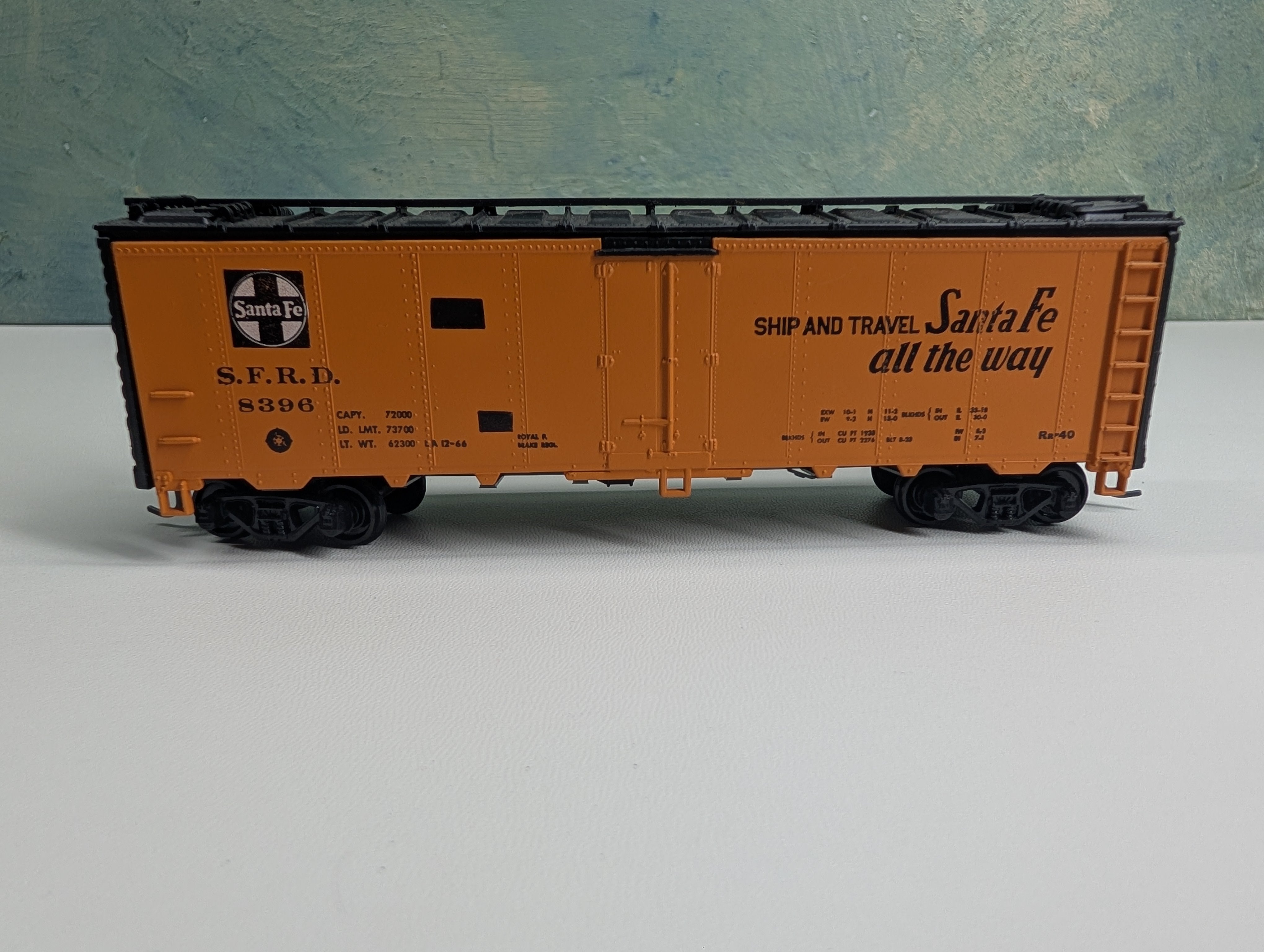 USED Athearn HO Scale 40' Reefer Santa Fe SFRD #8396