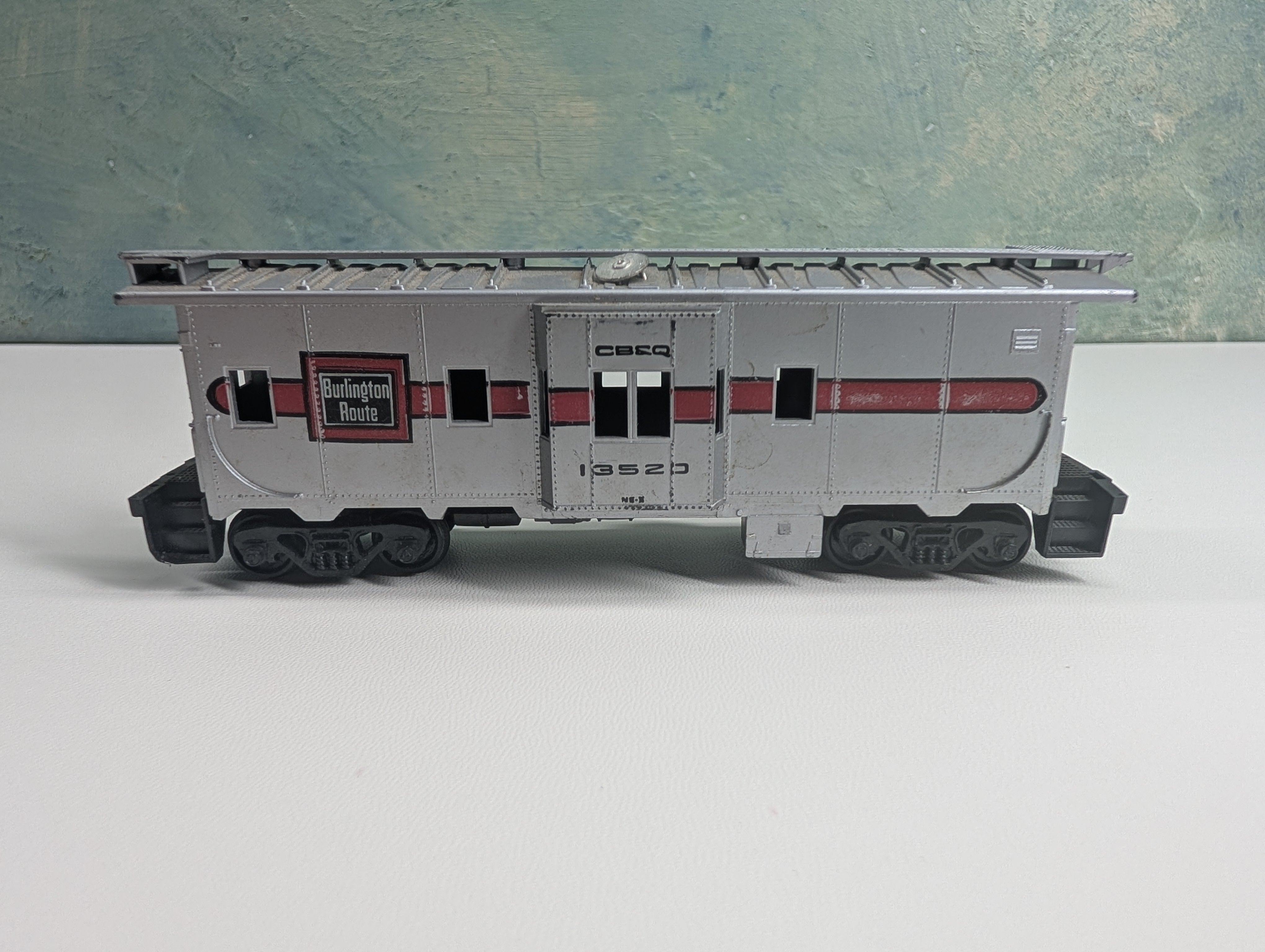 USED Athearn HO Scale Bay Window Caboose Burlington CB&Q #13520