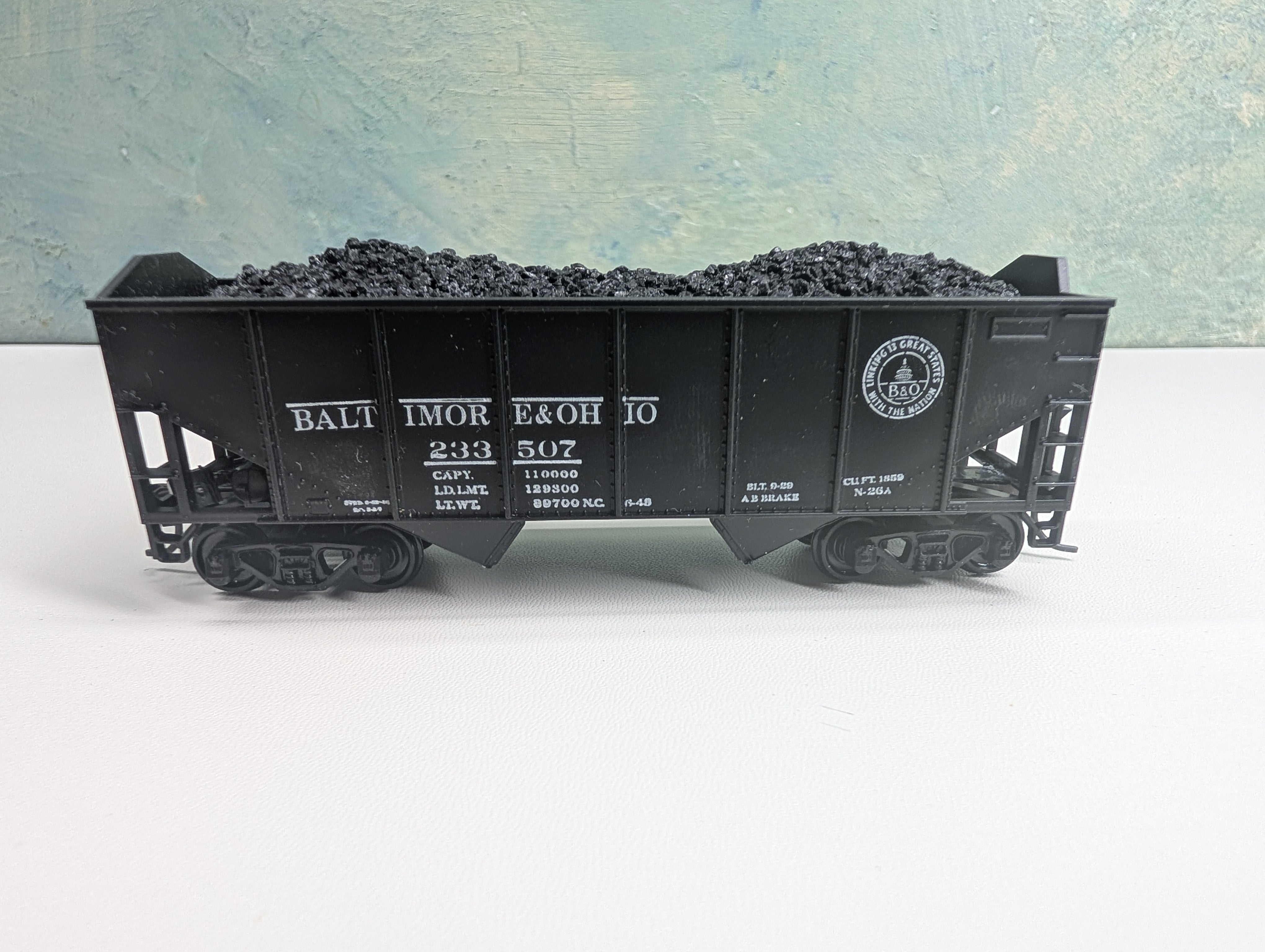 USED Athearn HO Scale 34' Open Hopper w/ Coal Load Baltimore and Ohio B&O #233507