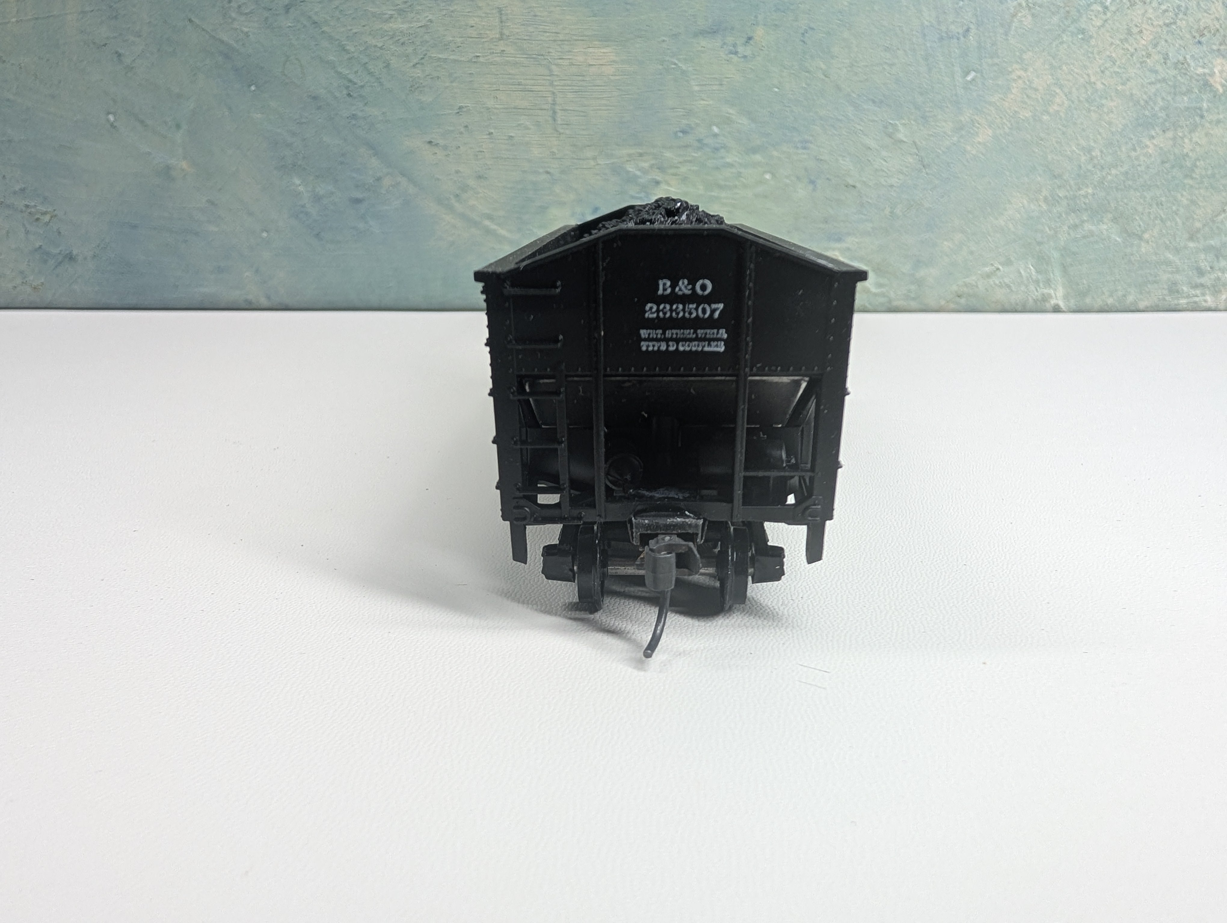 USED Athearn HO Scale 34' Open Hopper w/ Coal Load Baltimore and Ohio B&O #233507