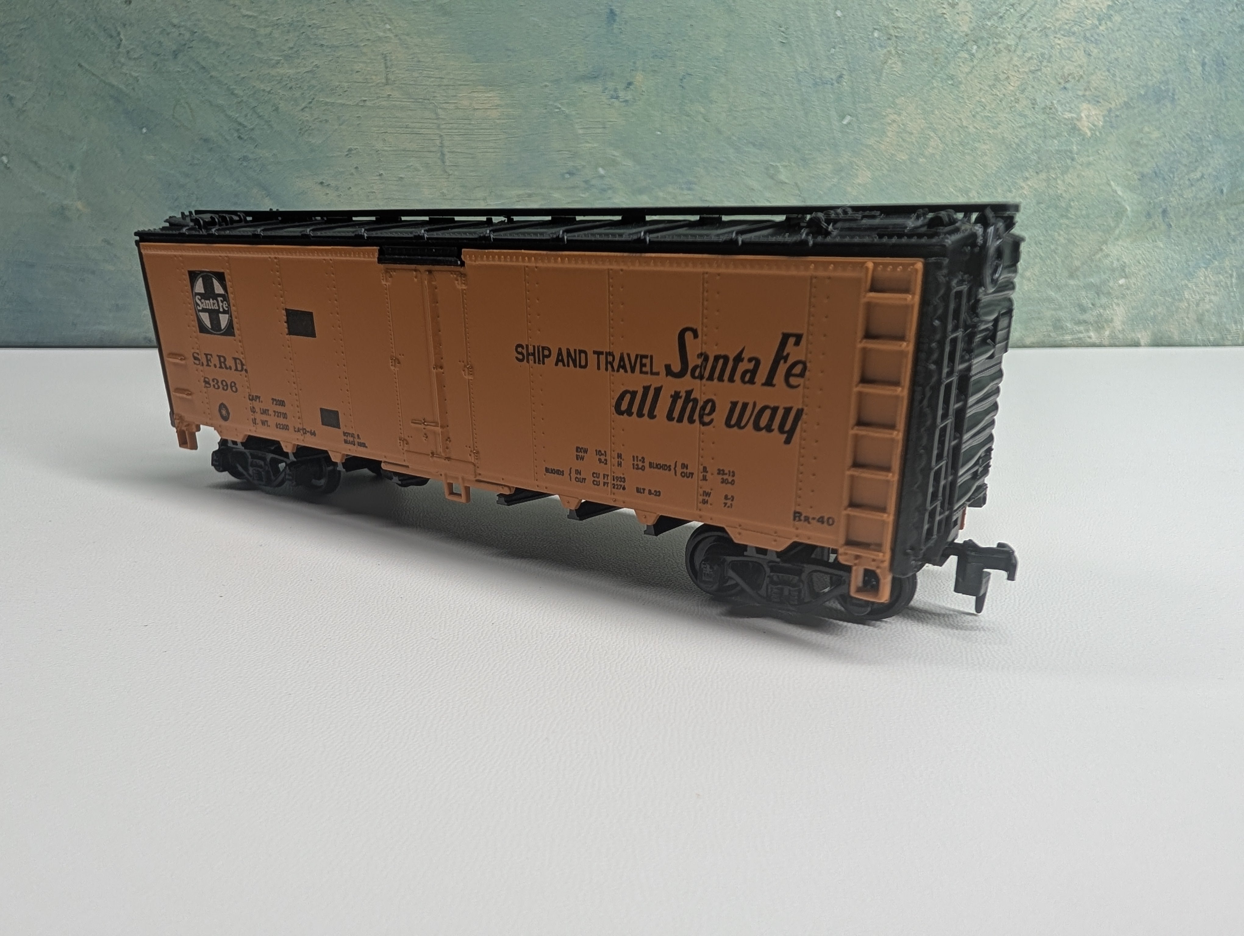 USED Athearn HO Scale 40' Reefer Santa Fe SFRD #8396
