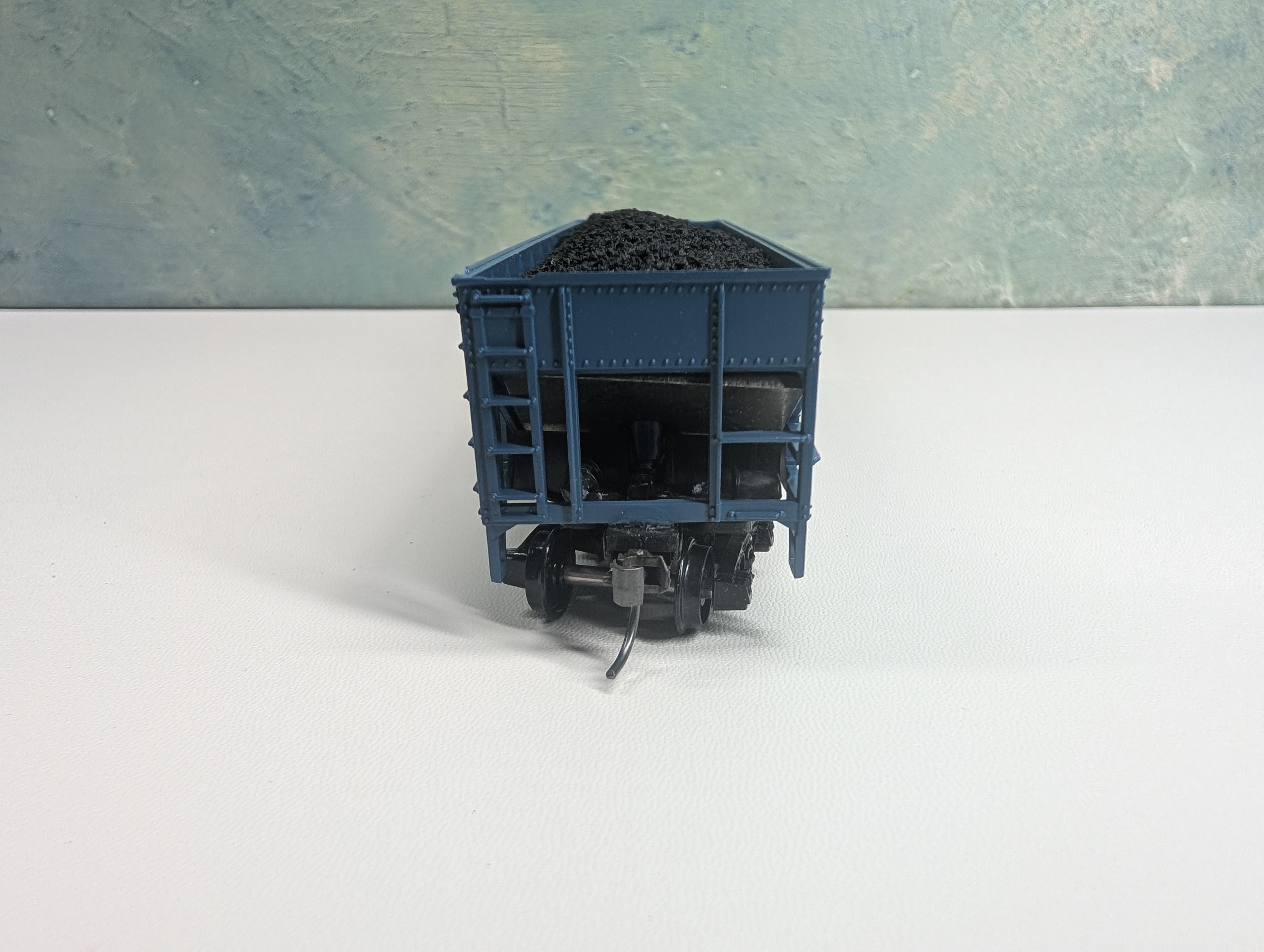 USED Athearn HO Scale Quad Hopper w/ Coal Load Boston and Maine BM #71714