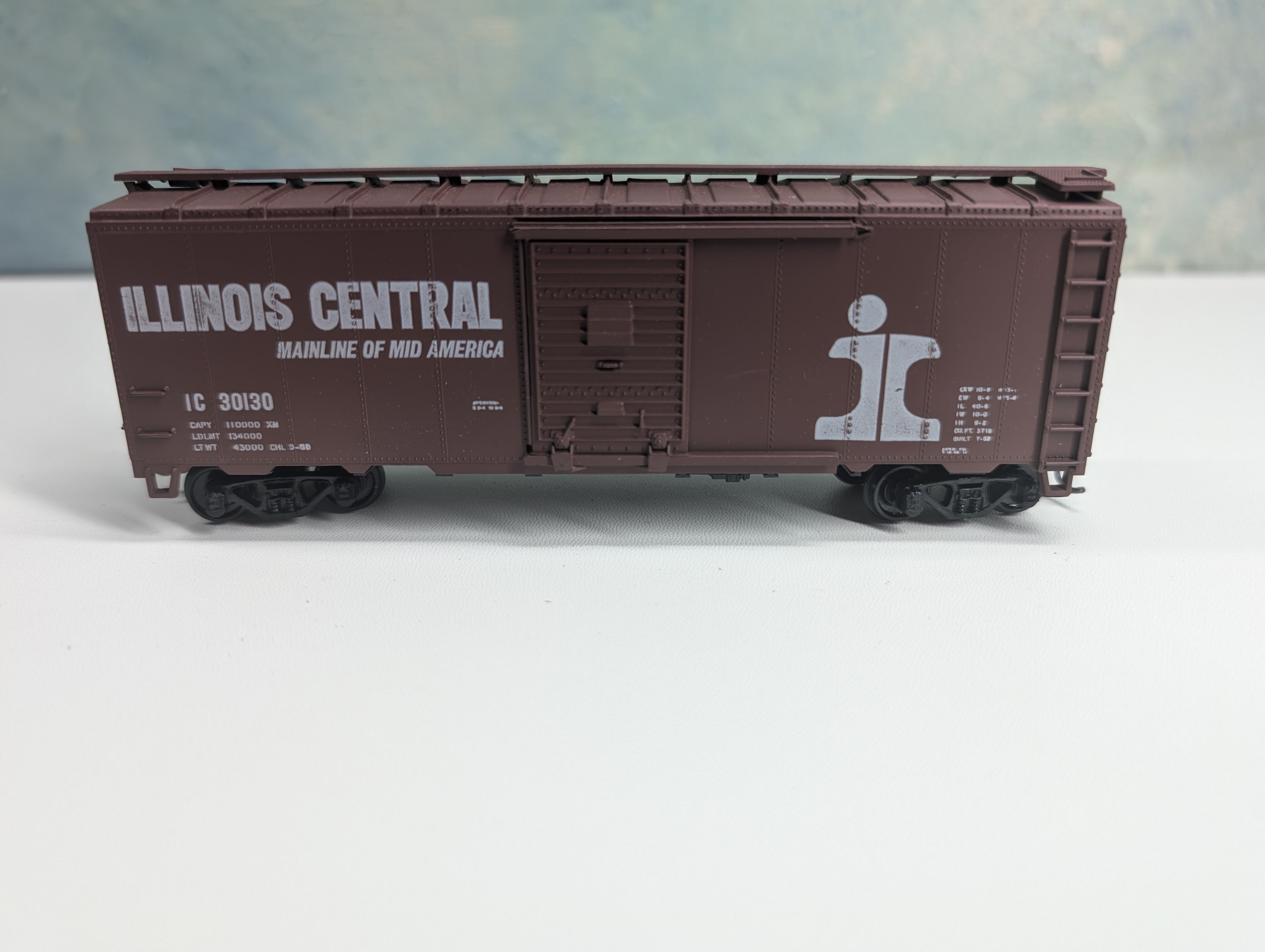 USED Athearn HO Scale 40' Box Car Illinois Central IC #30130